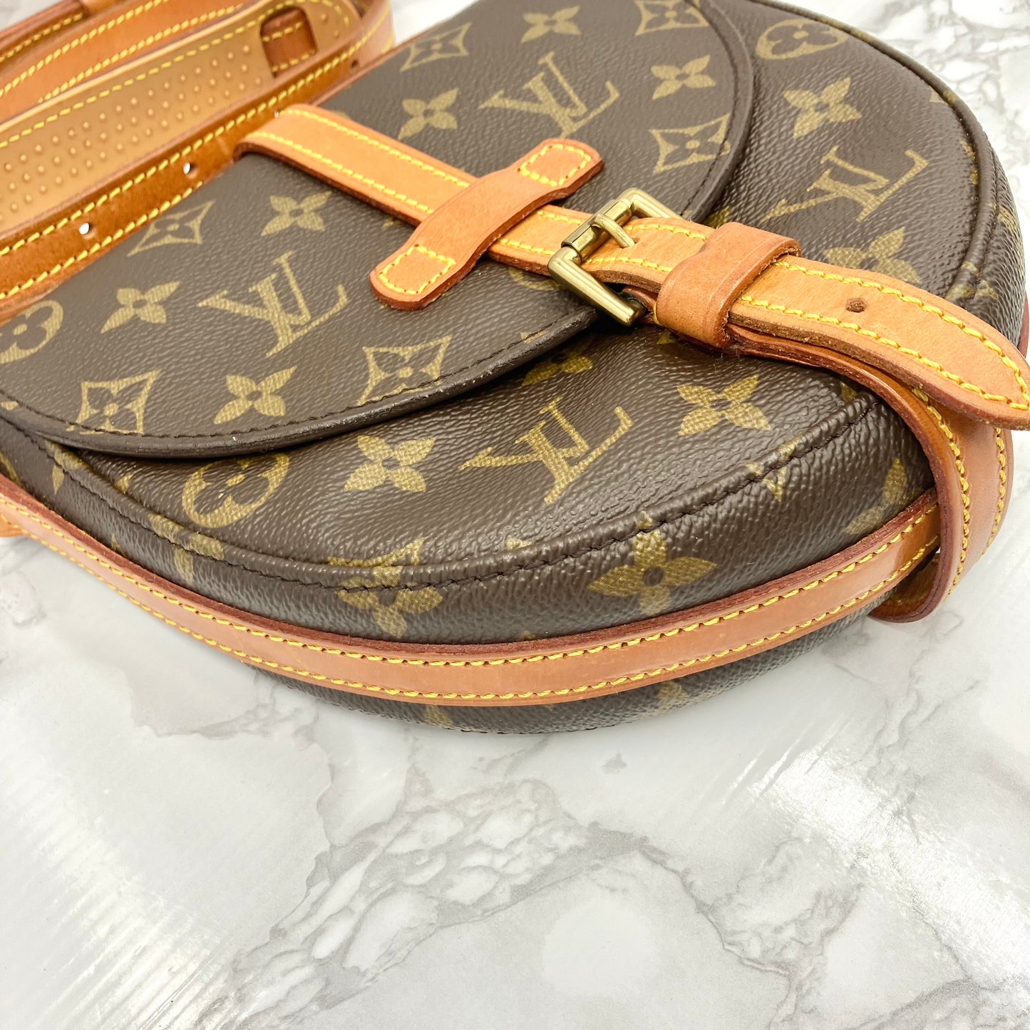 LOUIS VUITTON Chantilly