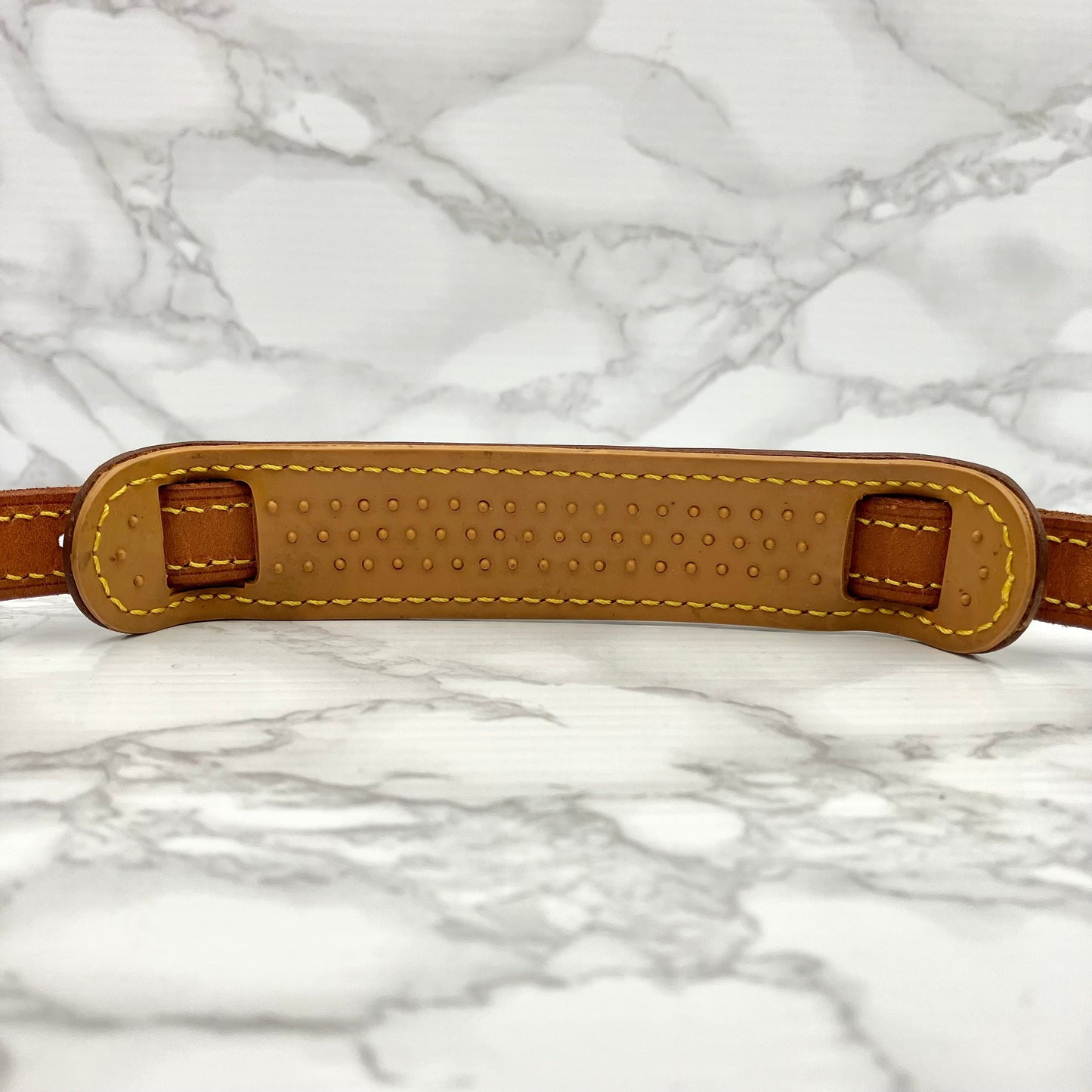 LOUIS VUITTON Chantilly