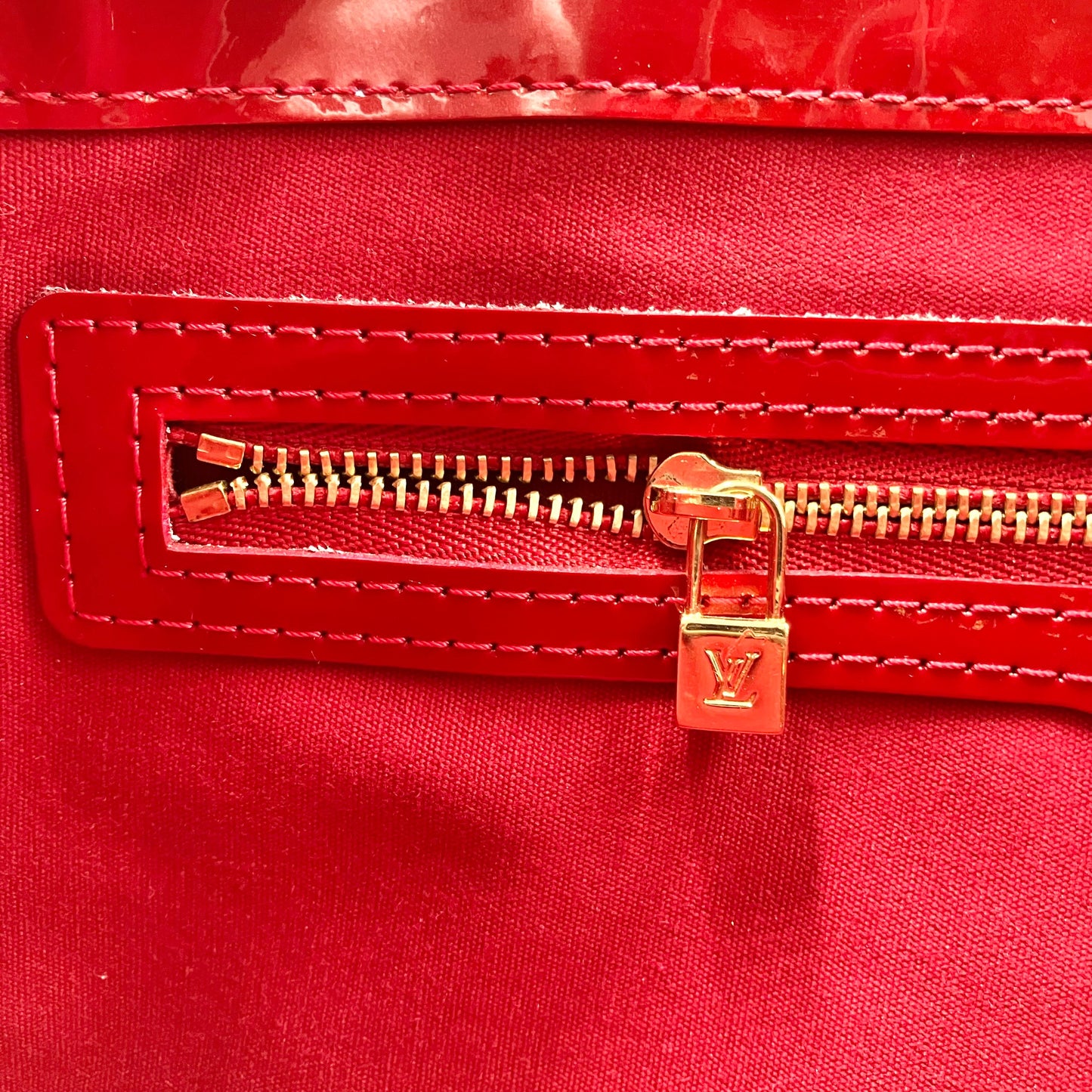 LOUIS VUITTON Vernis Wilshire PM