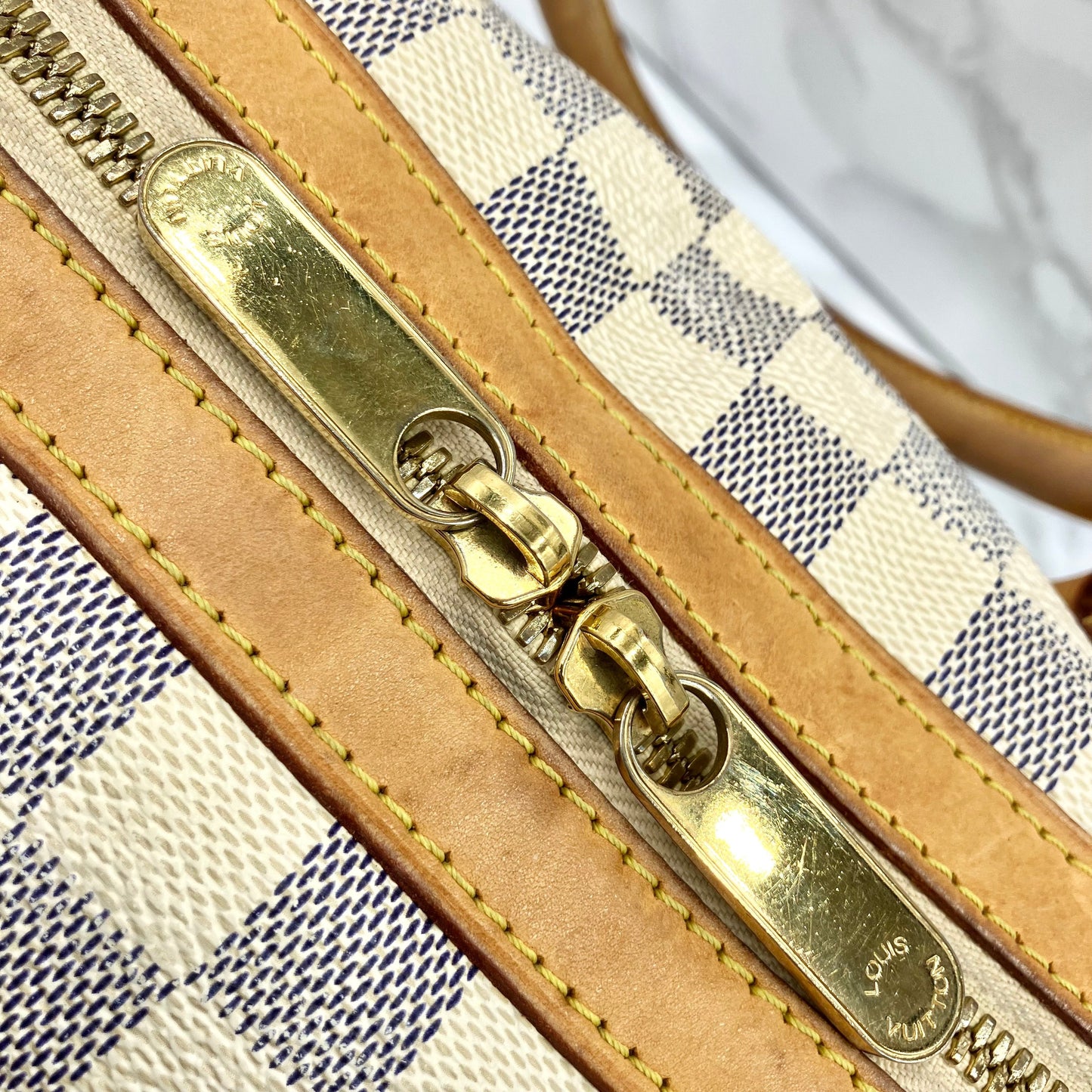 LOUIS VUITTON Azul Berkeley