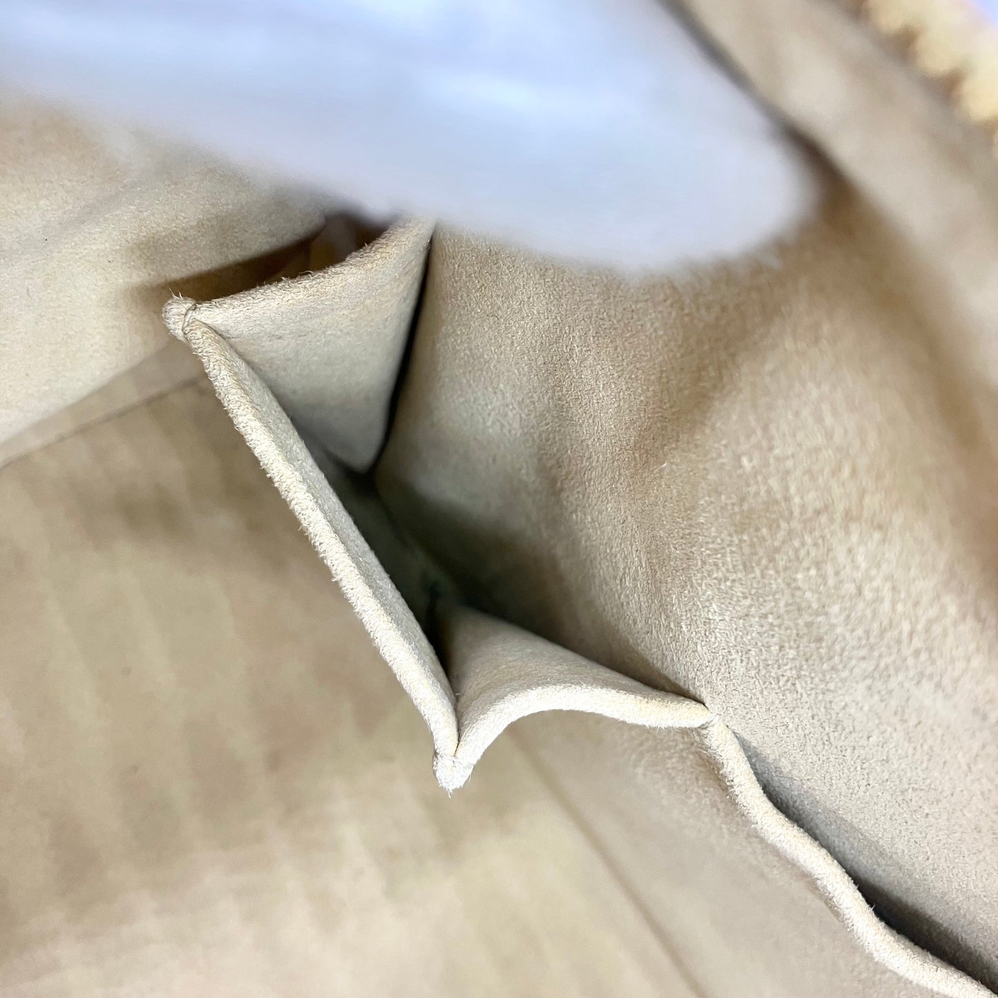 LOUIS VUITTON Azul Berkeley