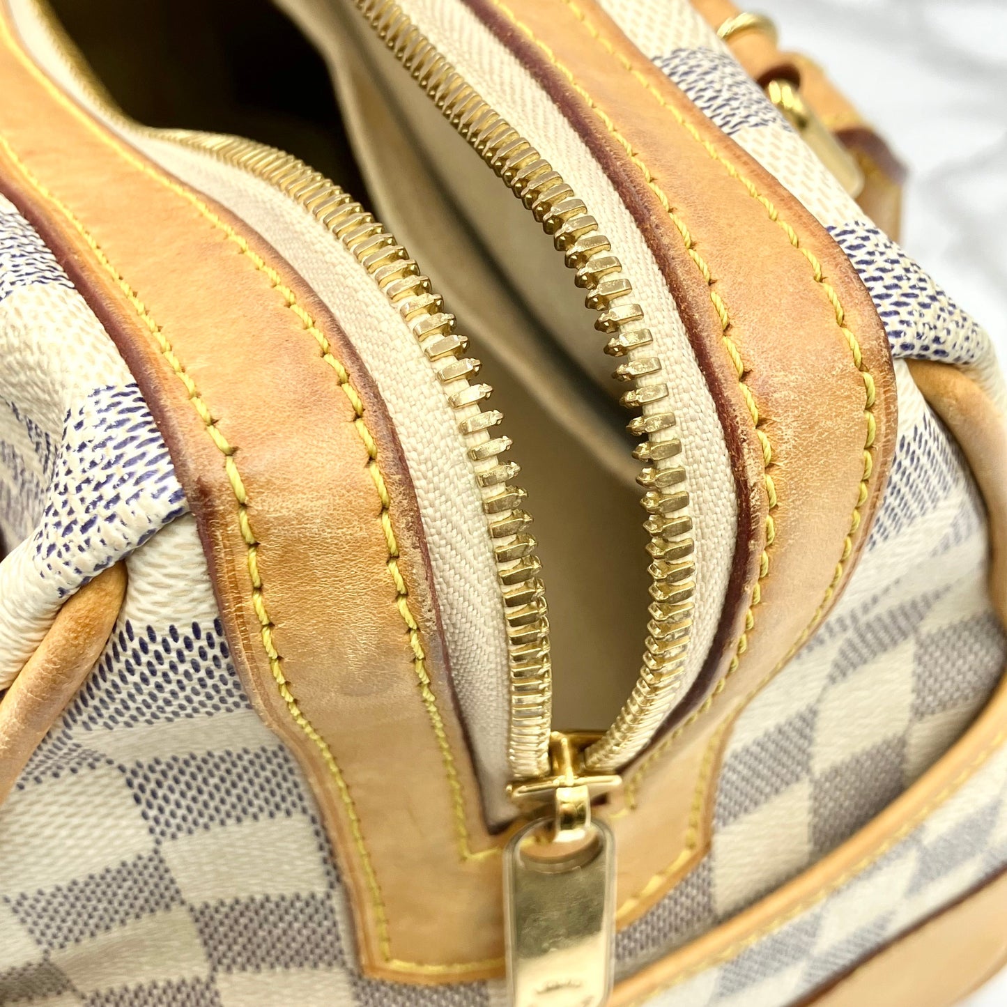 LOUIS VUITTON Azul Berkeley