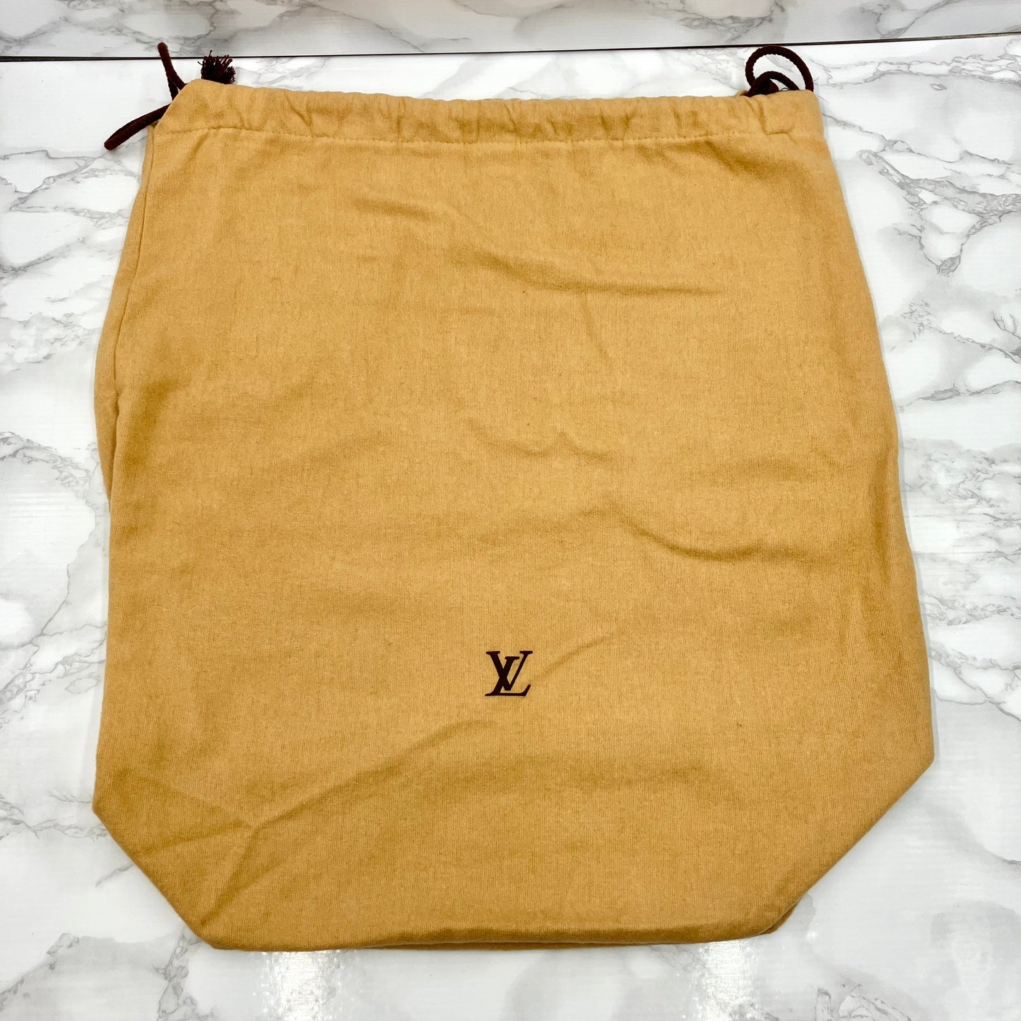 LOUIS VUITTON Azul Berkeley