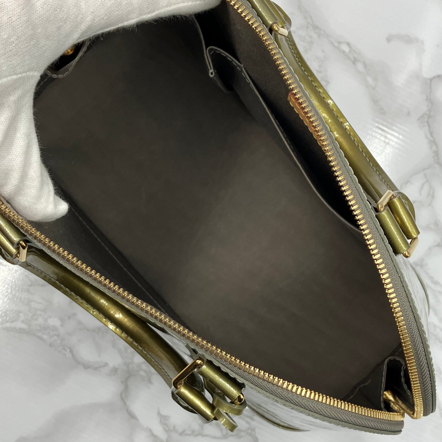 LOUIS VUITTON Vernis Alma handbag