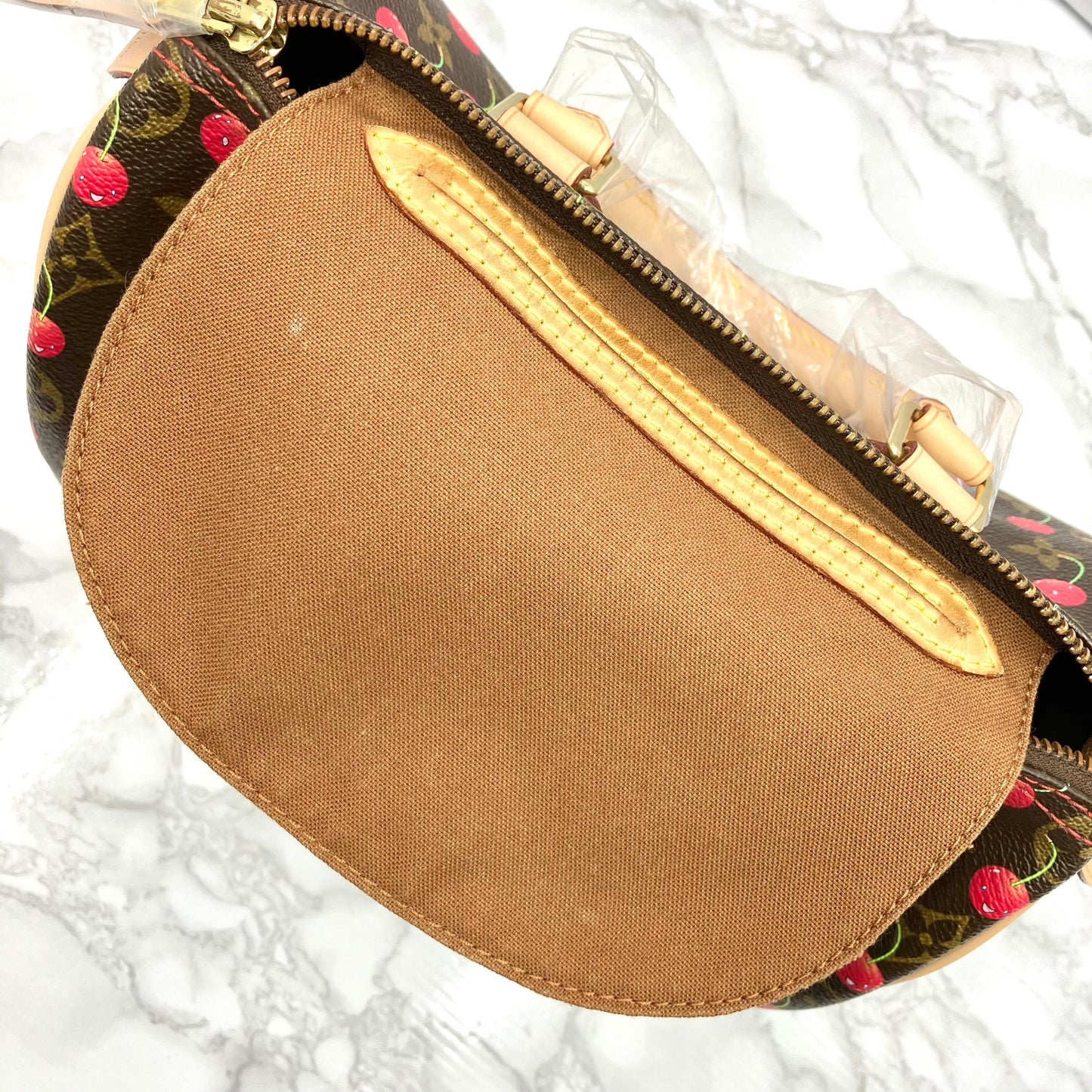 LOUIS VUITTON Monogram cherry Speedy 25