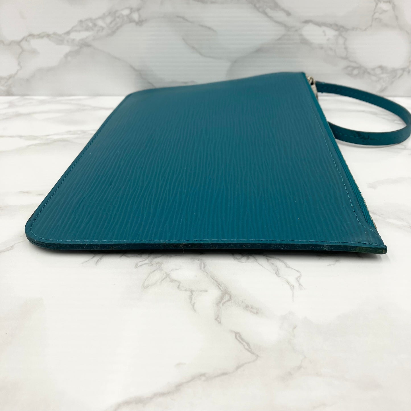 LOUIS VUITTON Epi Neverfull MM Pouch