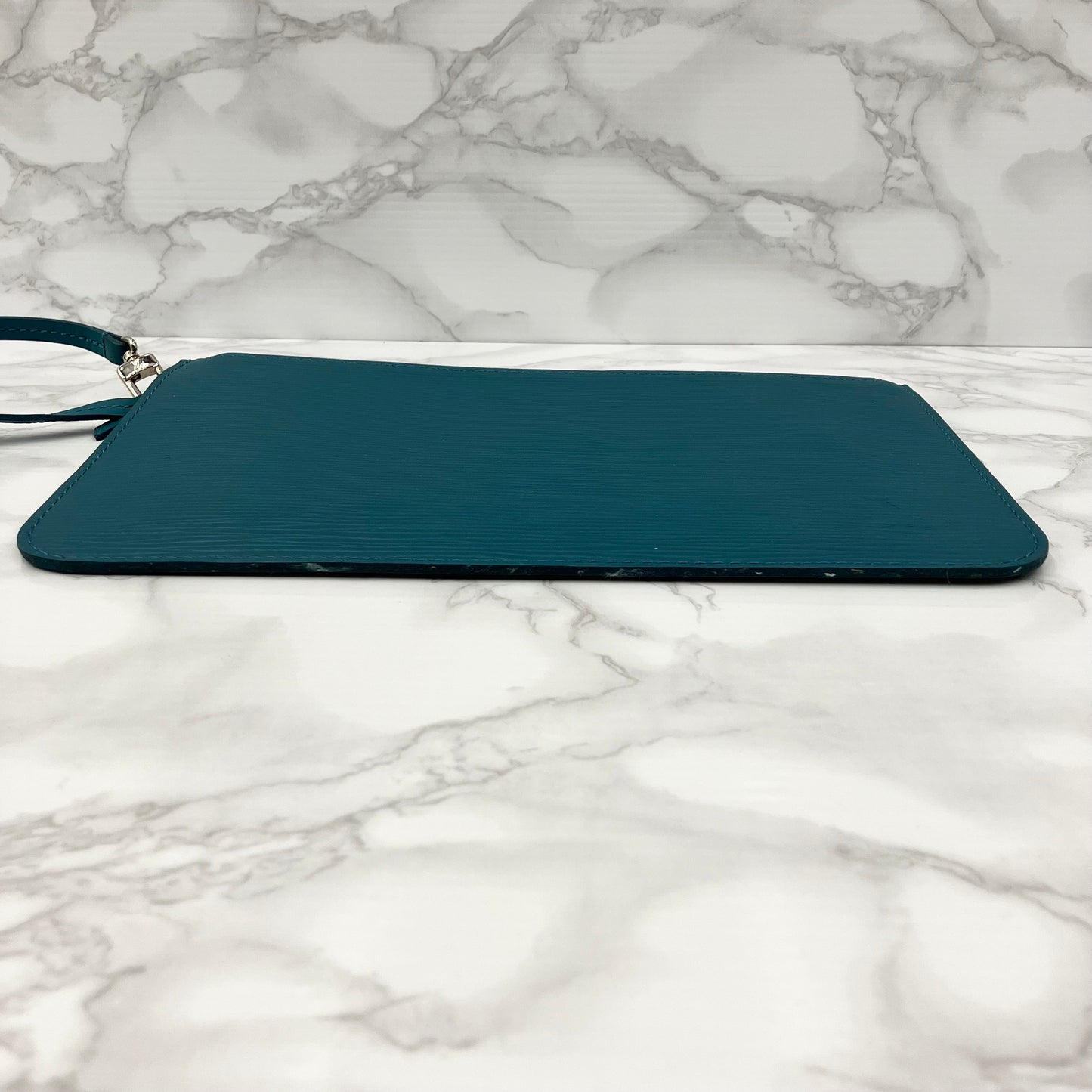 LOUIS VUITTON Epi Neverfull MM Pouch