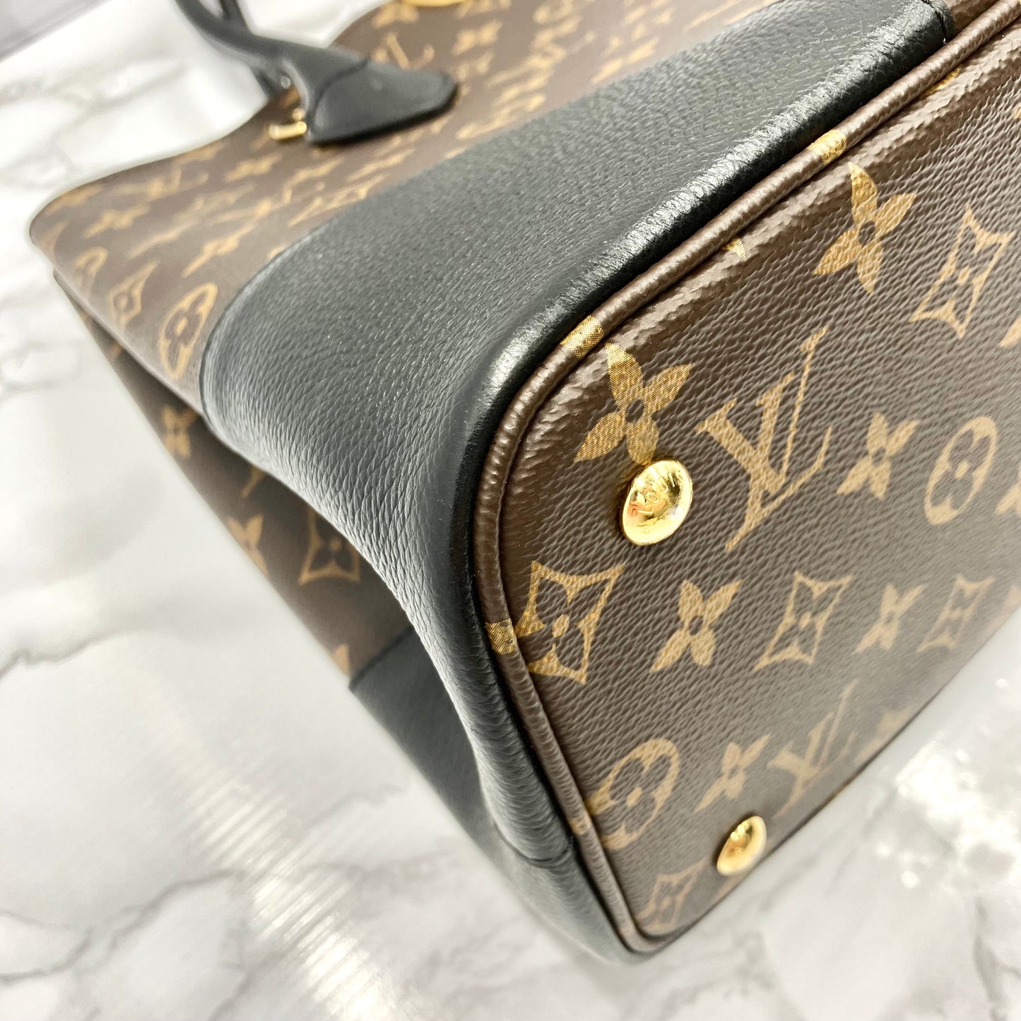 LOUIS VUITTON Monogram Flandrine