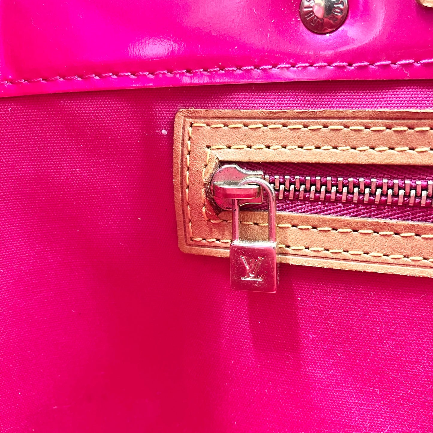 LOUIS VUITTON Reade PM
