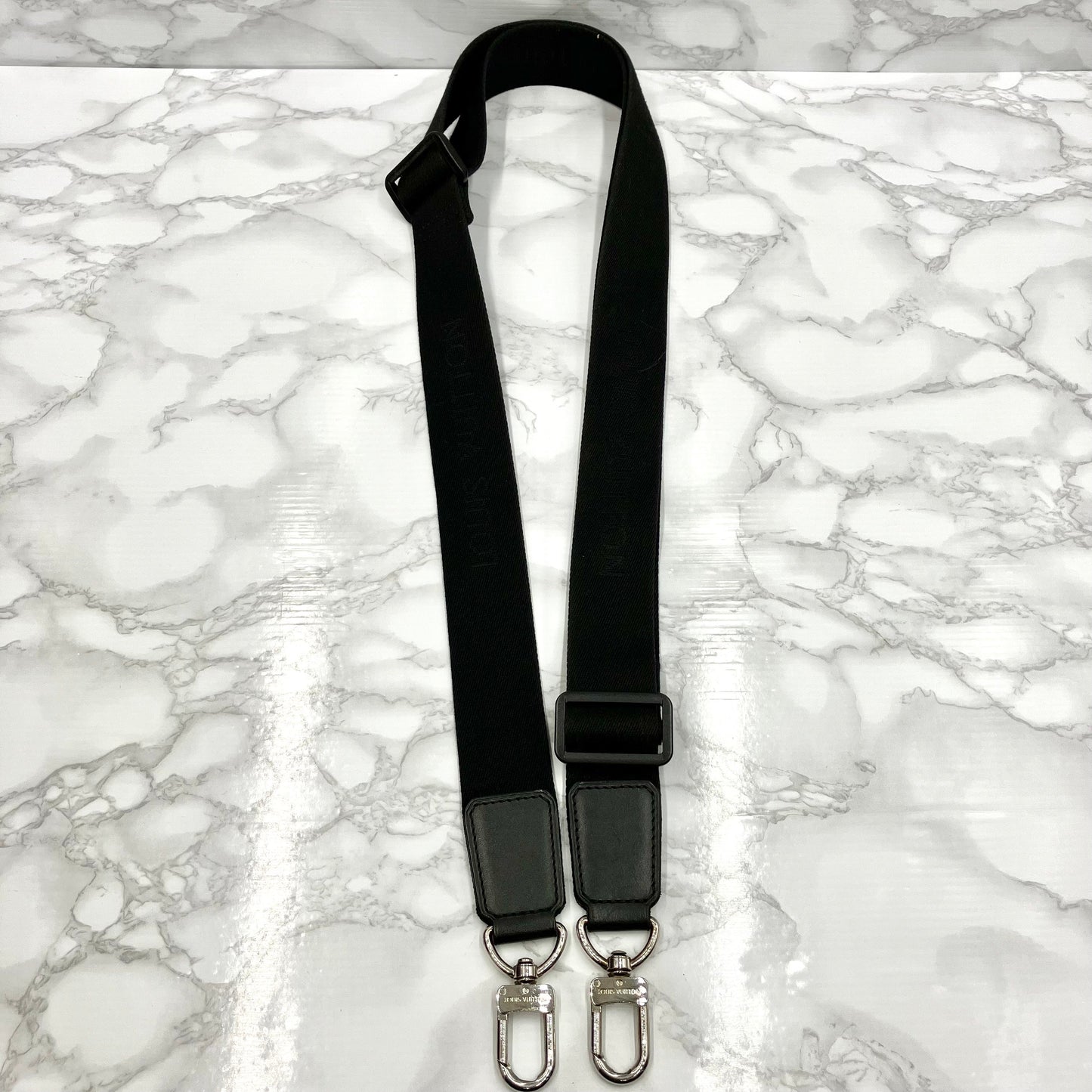 LOUIS VUITTON Monogram MacArthur Davies