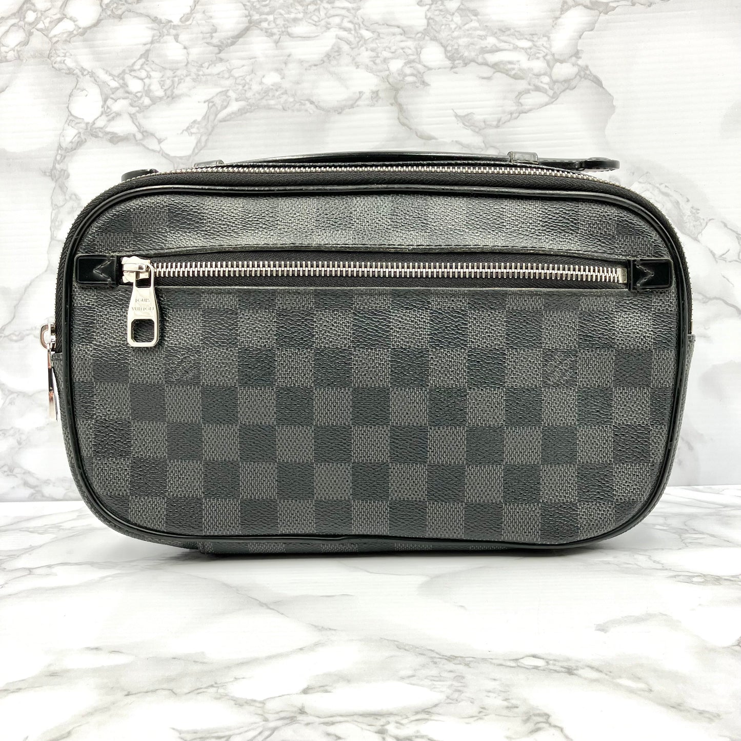 LOUIS VUITTON Damier Graphite Ambler