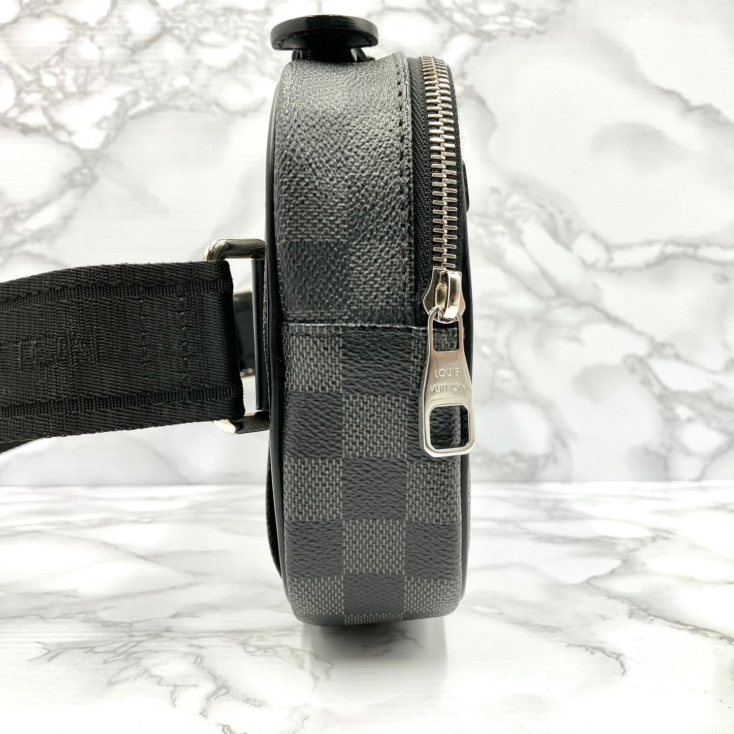 LOUIS VUITTON Damier Graphite Ambler