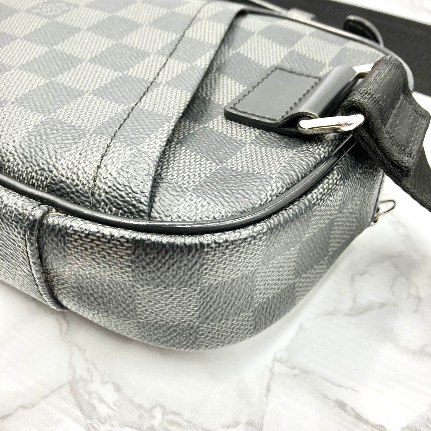 LOUIS VUITTON Damier Graphite Ambler