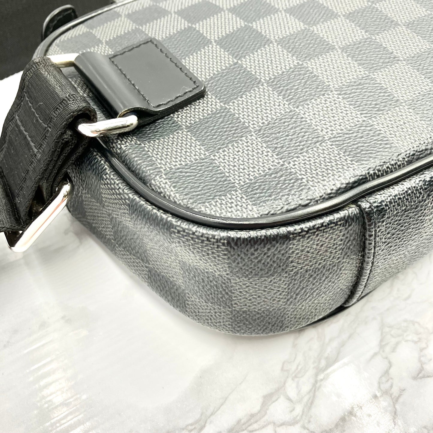 LOUIS VUITTON Damier Graphite Ambler