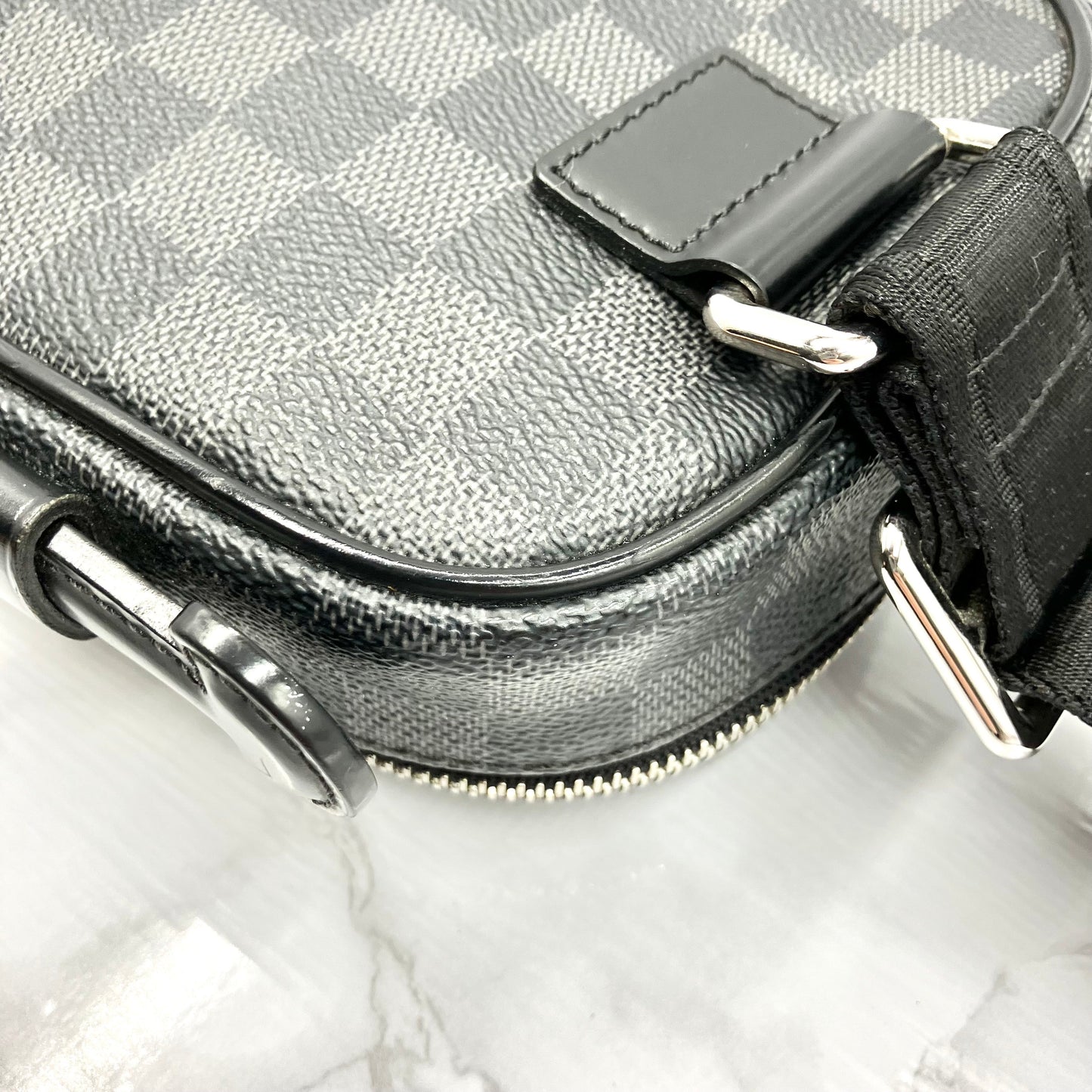 LOUIS VUITTON Damier Graphite Ambler