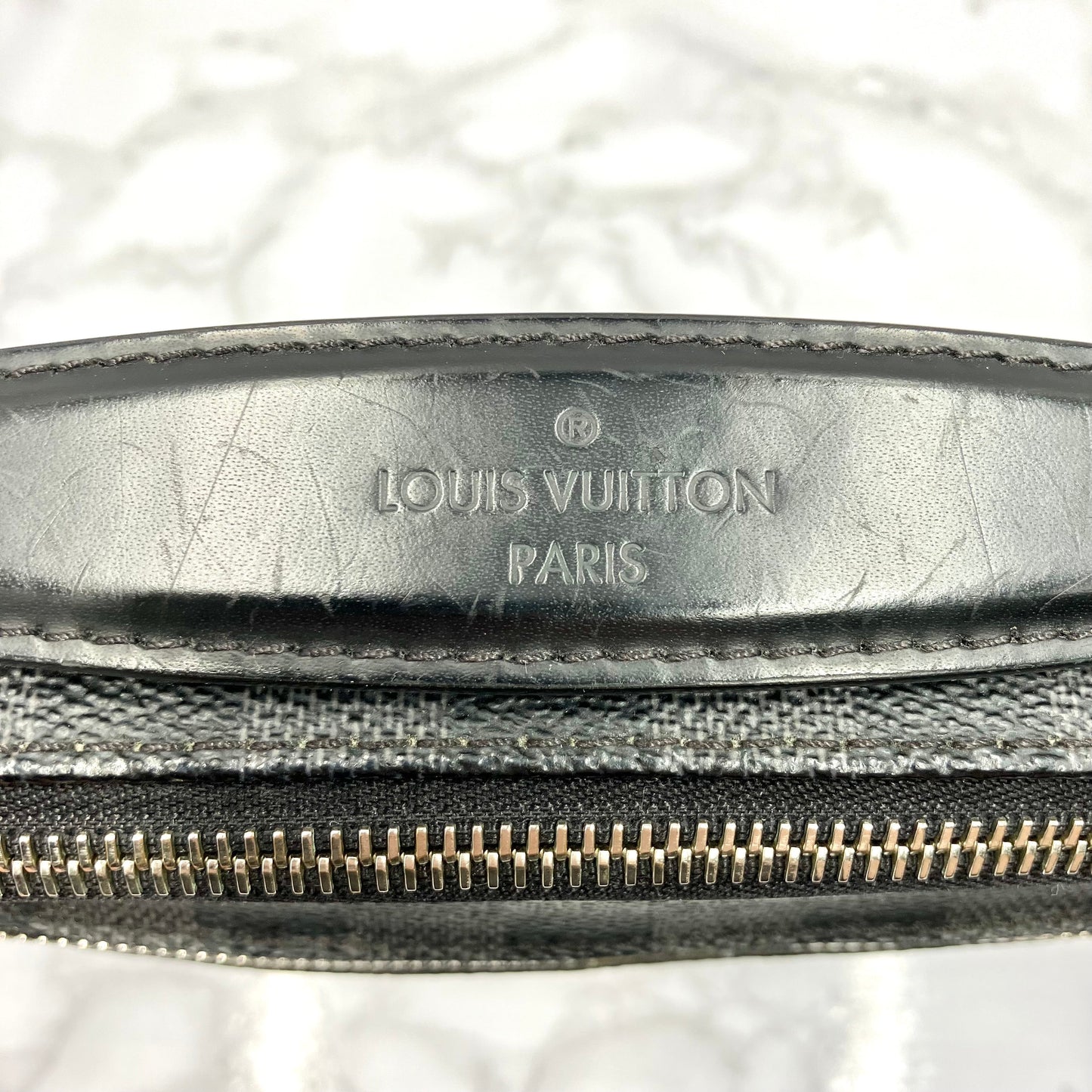 LOUIS VUITTON Damier Graphite Ambler