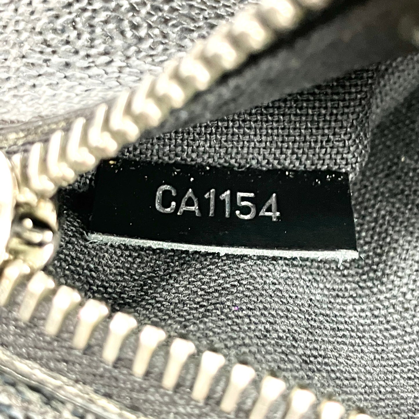 LOUIS VUITTON Damier Graphite Ambler