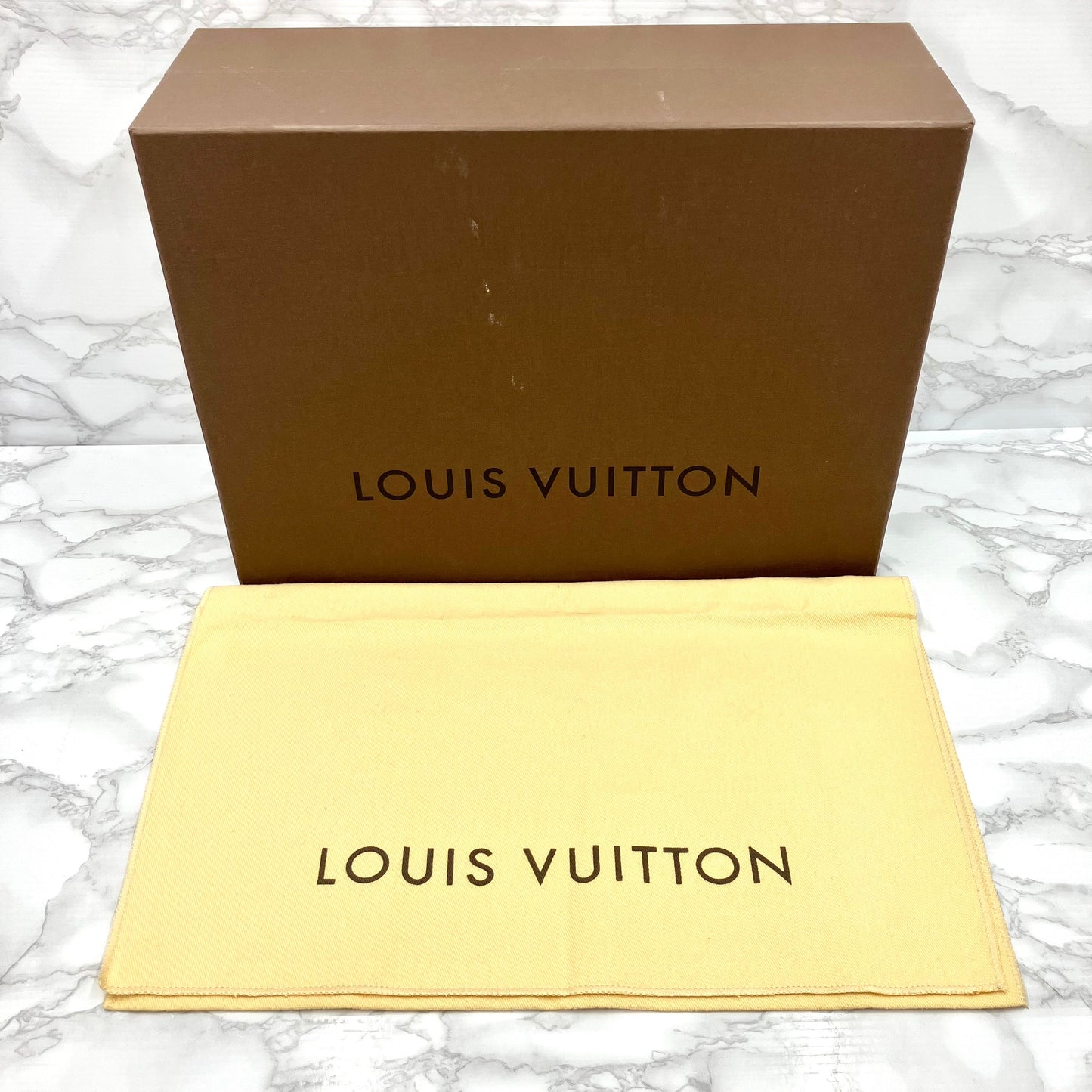 LOUIS VUITTON Damier Graphite Ambler