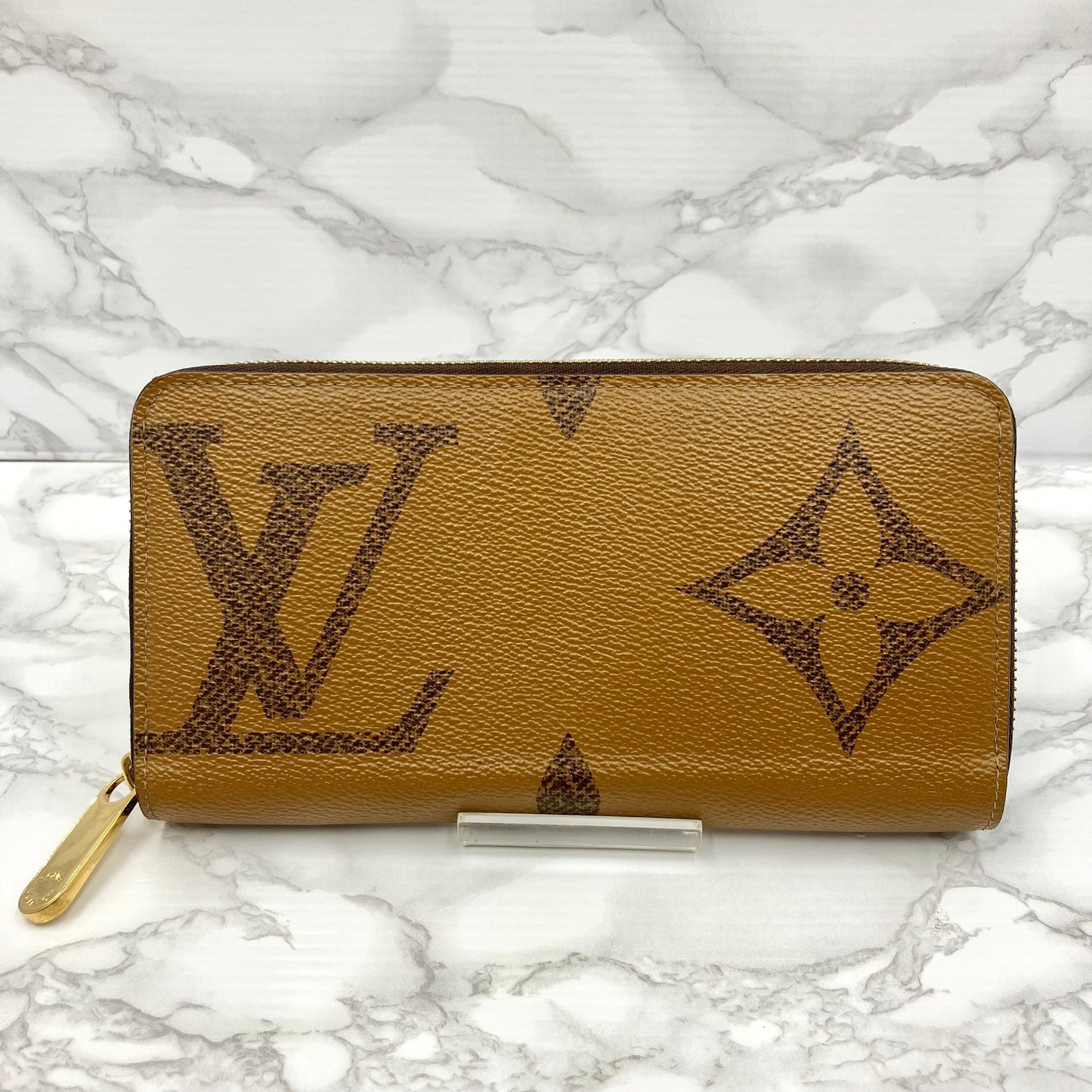LOUIS VUITTON Giant Monogram Zippy