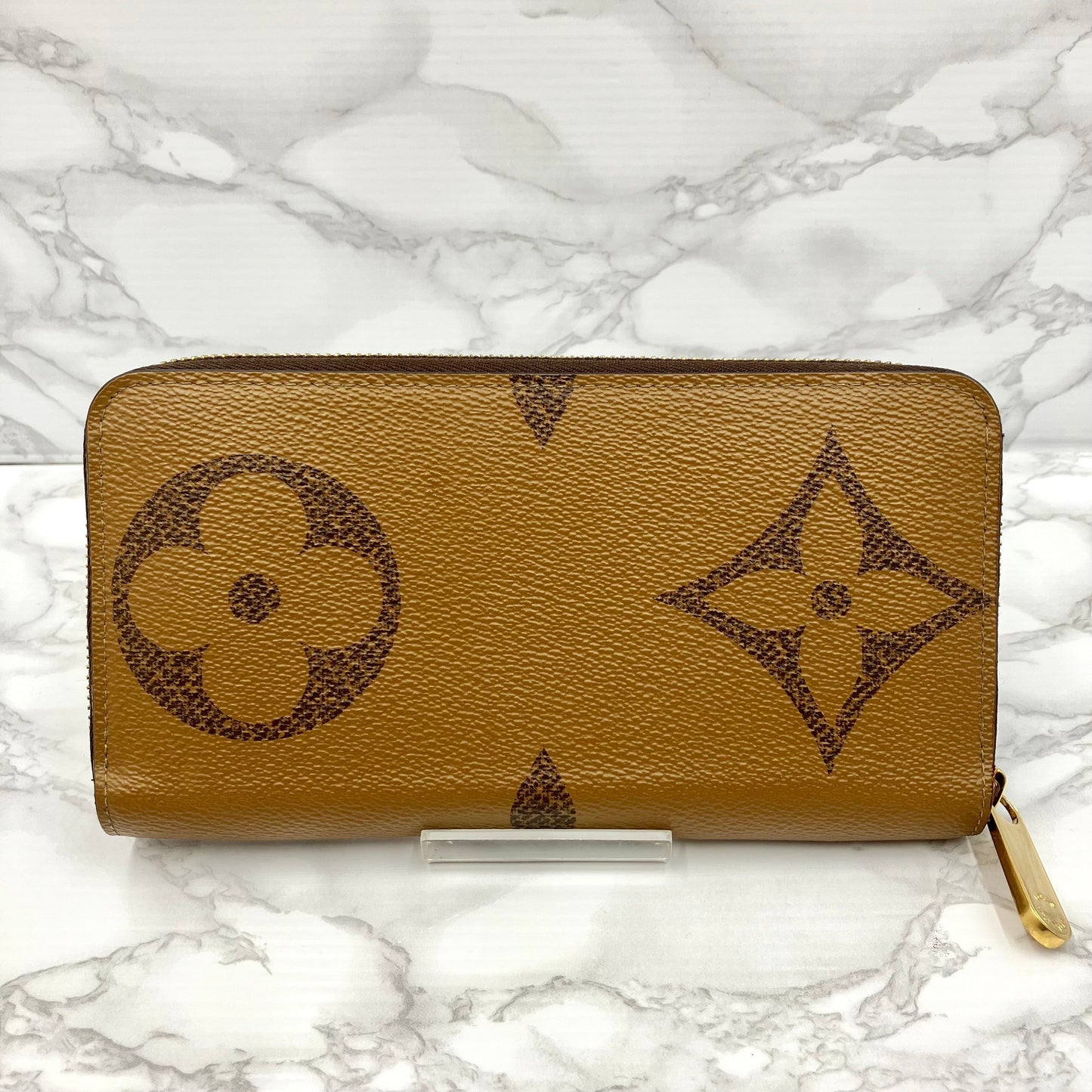 LOUIS VUITTON Giant Monogram Zippy