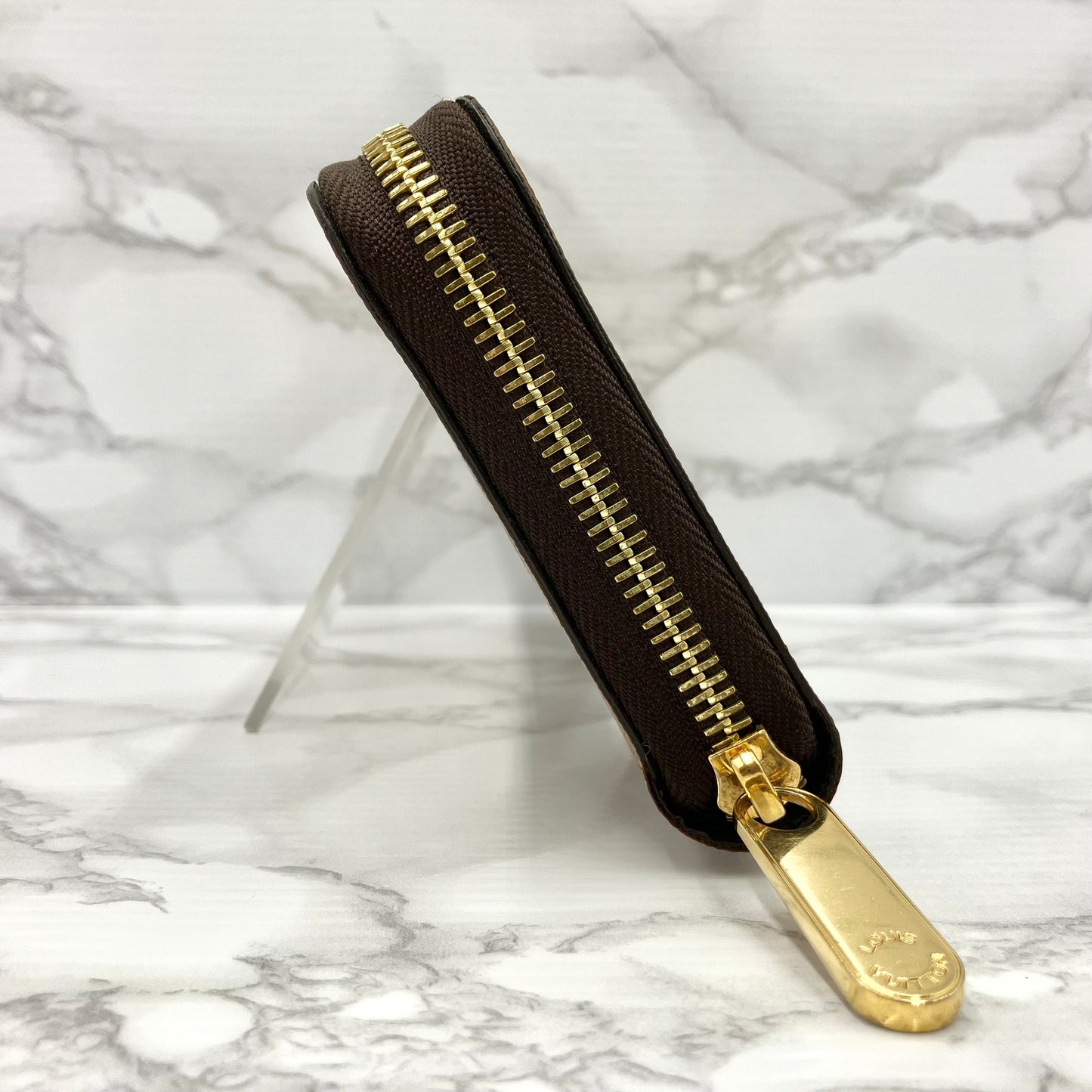 LOUIS VUITTON Giant Monogram Zippy