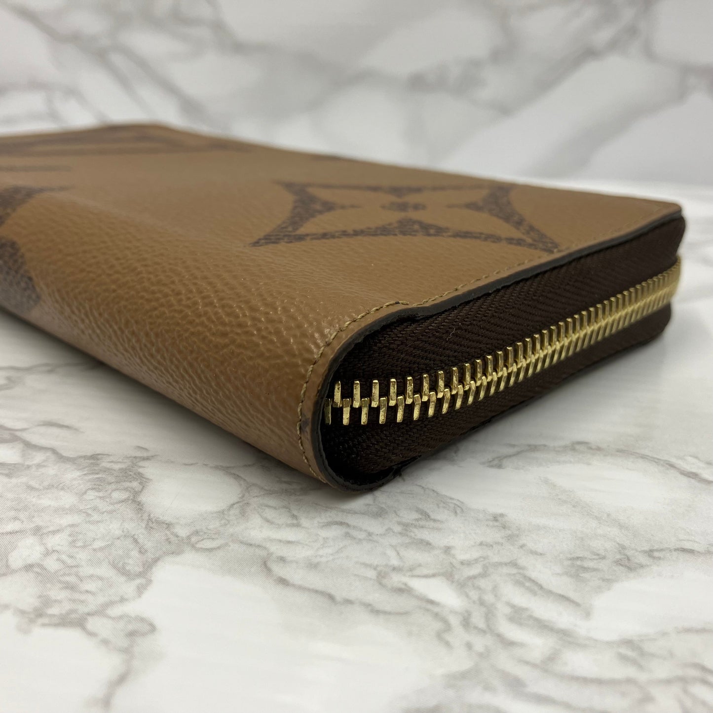 LOUIS VUITTON Giant Monogram Zippy