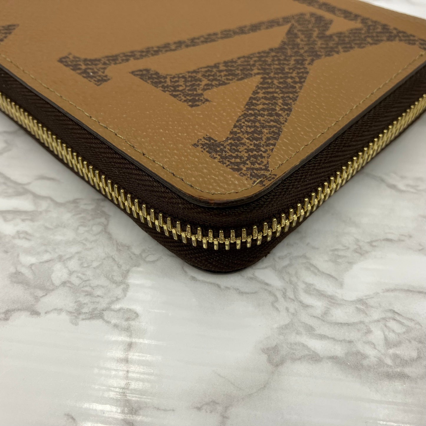 LOUIS VUITTON Giant Monogram Zippy