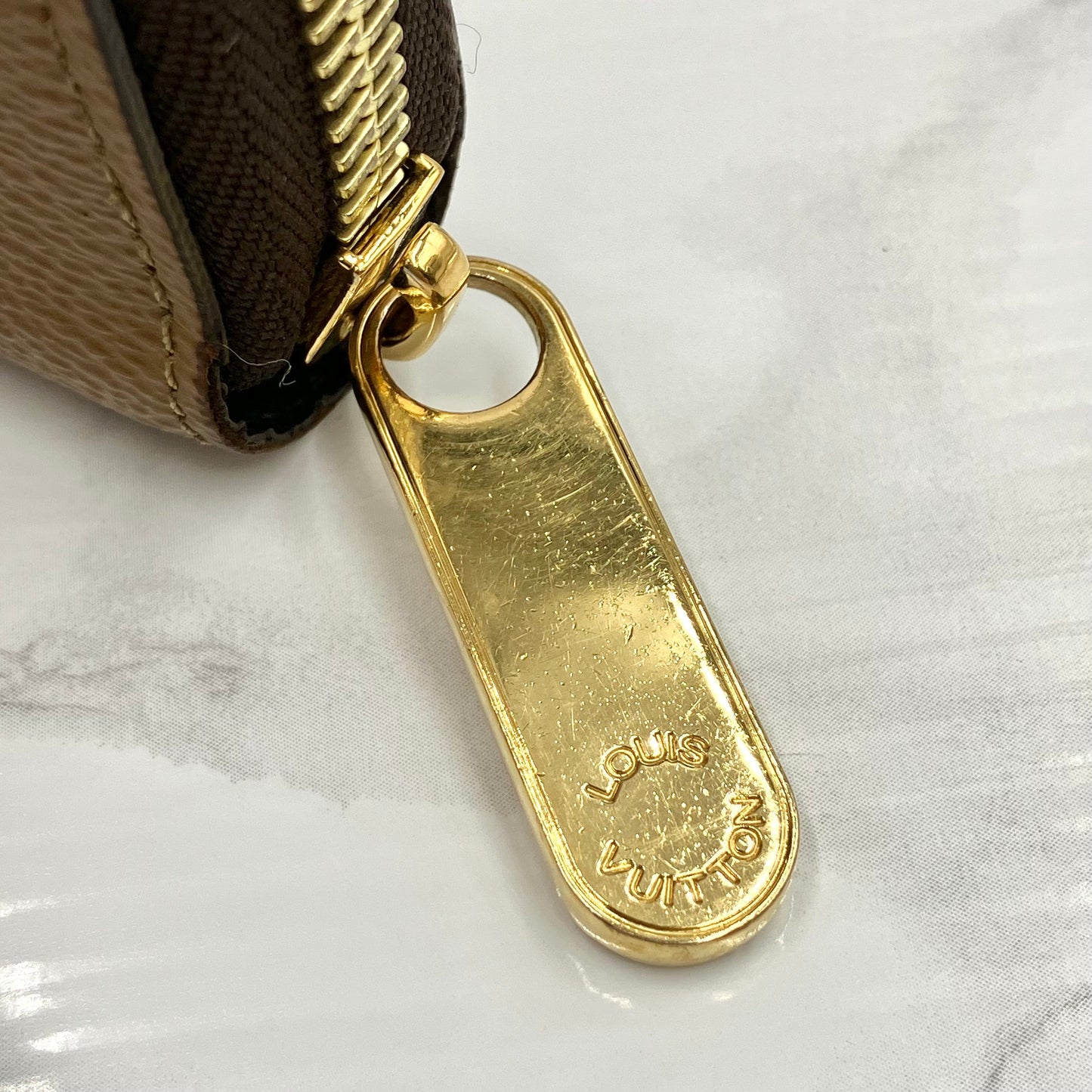 LOUIS VUITTON Giant Monogram Zippy