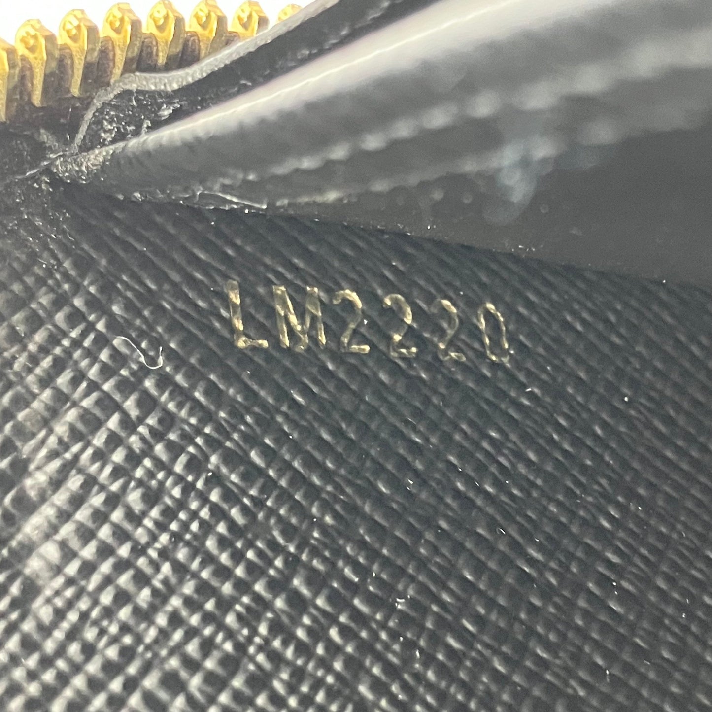 LOUIS VUITTON Giant Monogram Zippy