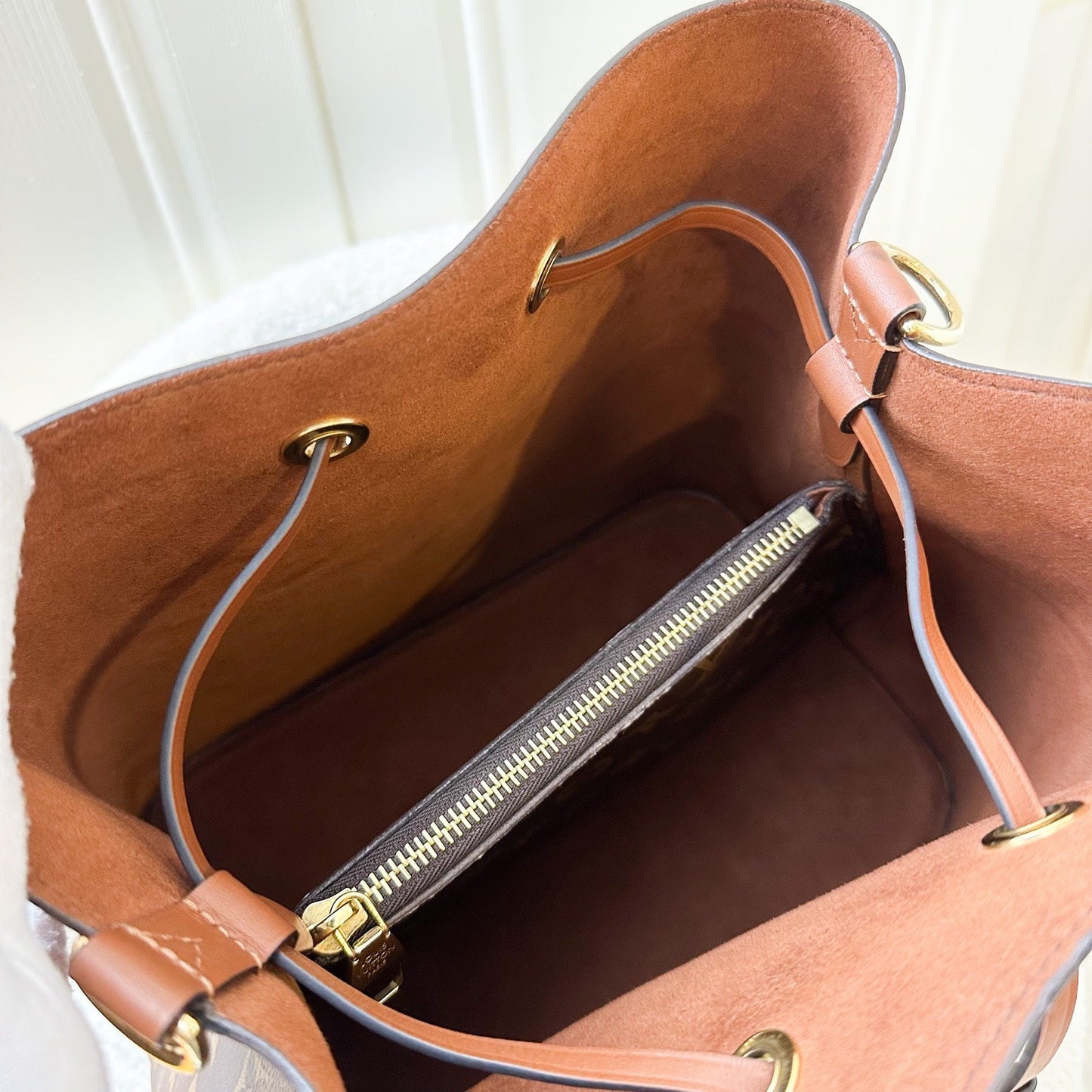 LV Neonoe MM in Monogram Canvas, Caramel Strap and GHW