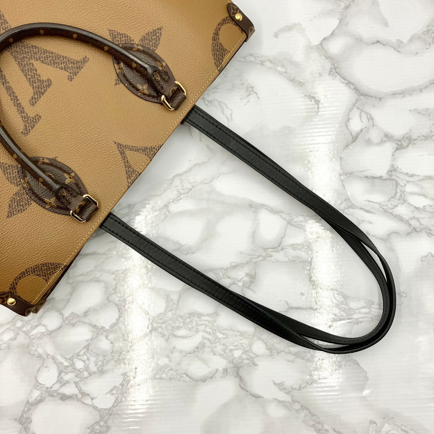 LOUIS VUITTON Monogram Giant Reverse On The Go MM