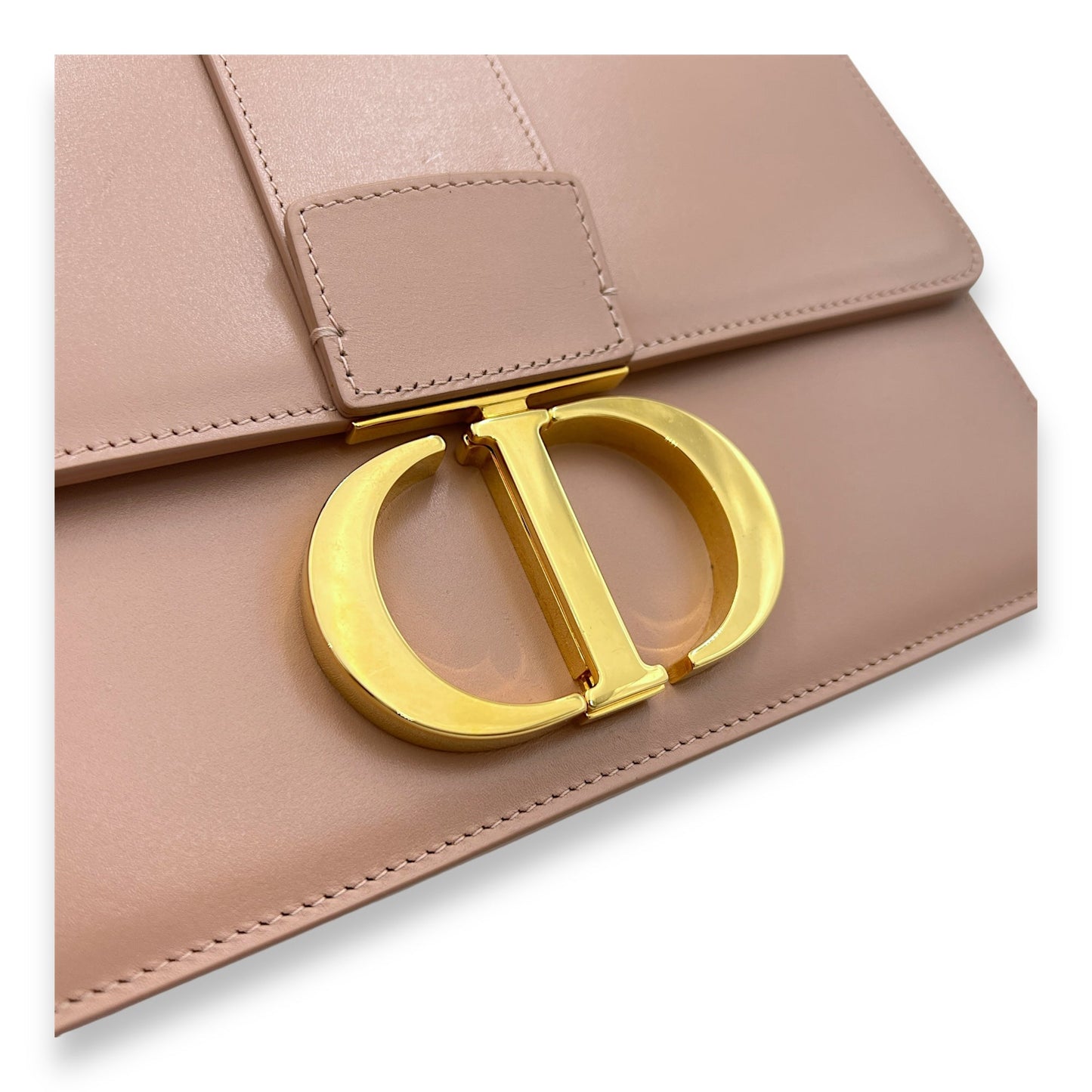 Montaigne 30 Shoulder bag in Calfskin, Gold Hardware