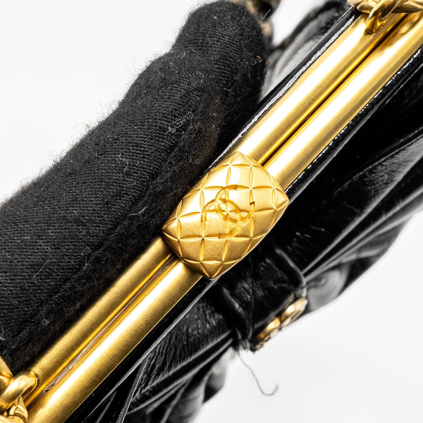 Chanel 24A Bowknot Clutch With Chain patent Crumpled Lambskin/Shiny Lambskin Black GHW (microchip)