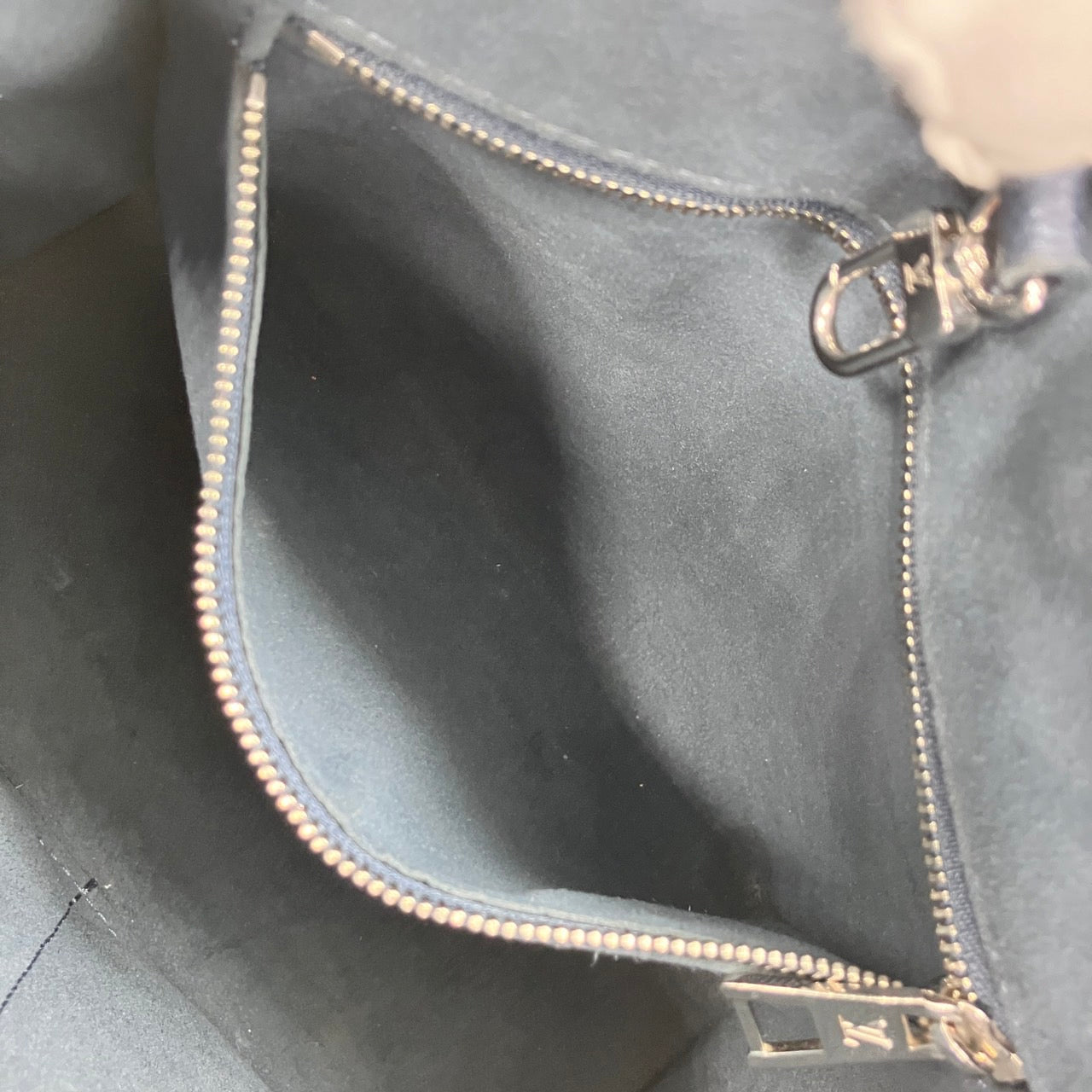 LOUIS VUITTON Empreinte On the Go RFID