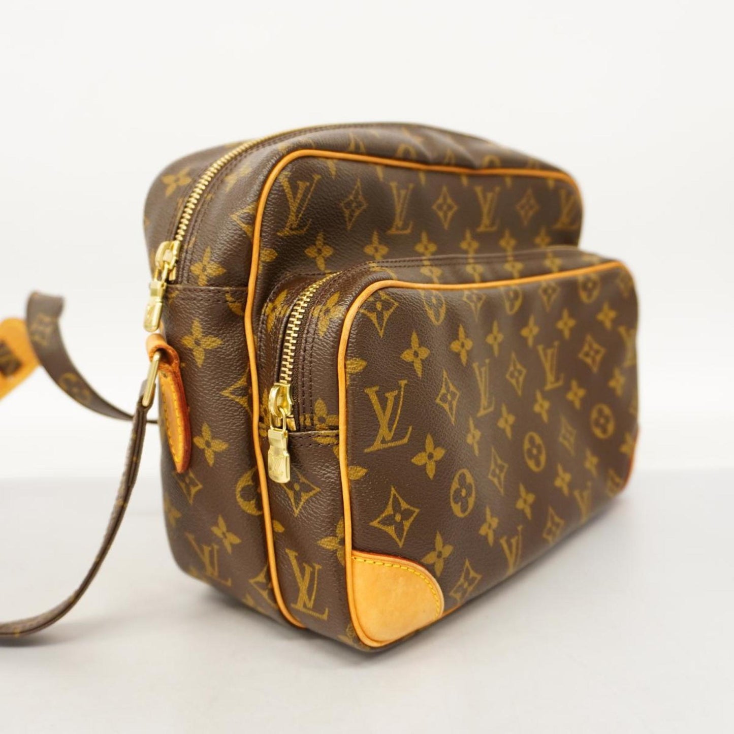 Louis Vuitton Nile  Canvas Shoulder Bag ()