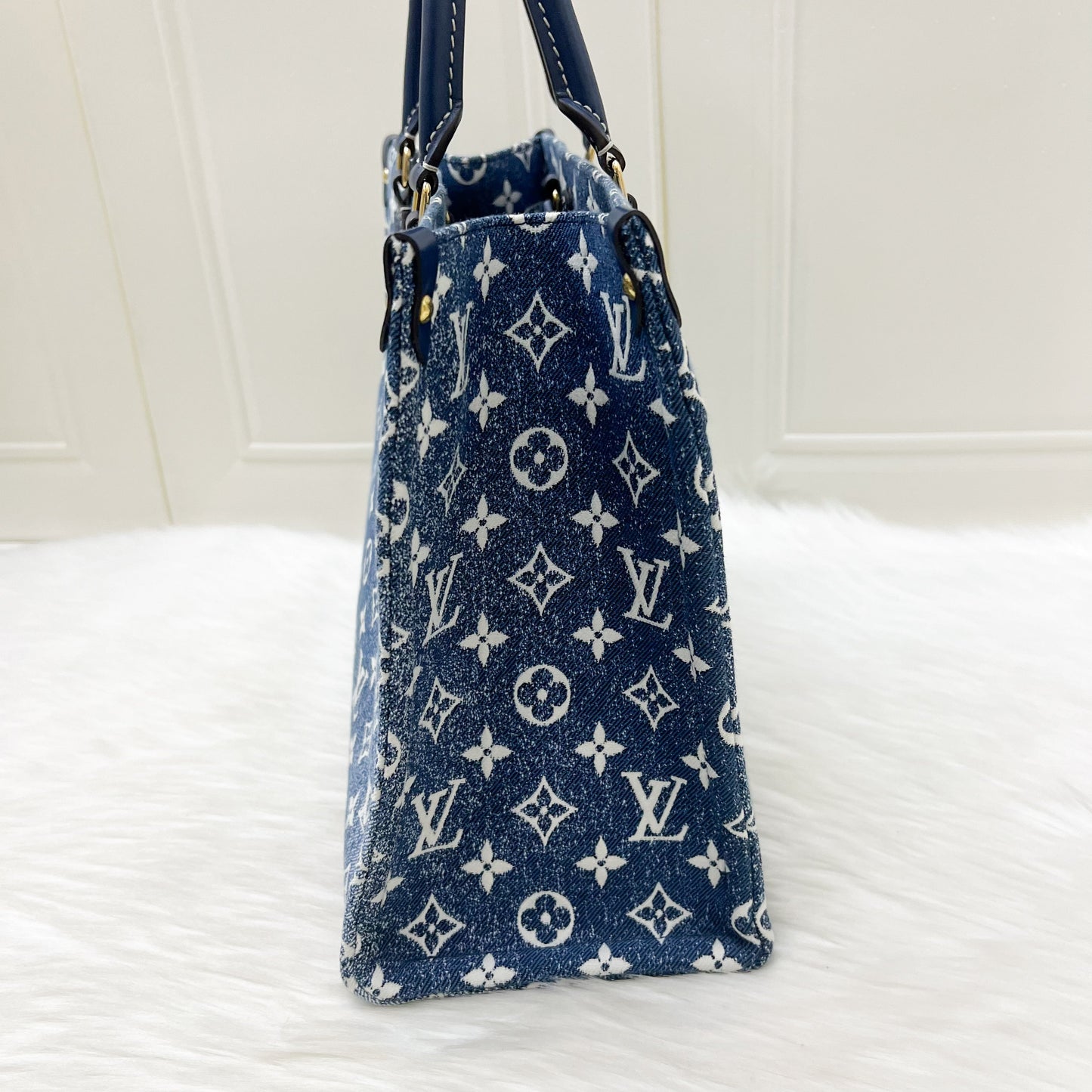 LV Onthego MM in Ombre Blue Denim and GHW