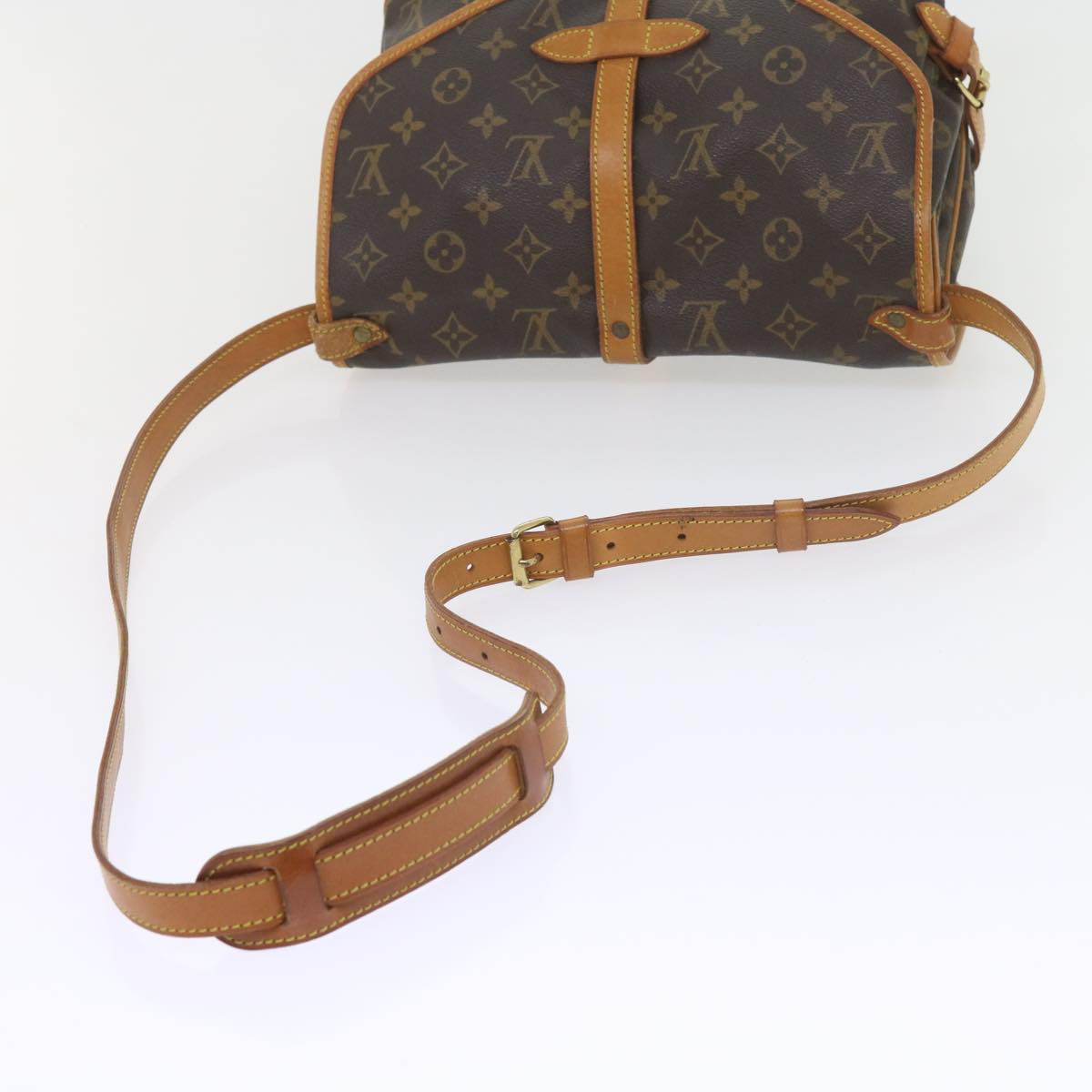 Louis Vuitton Saumur  Canvas Shoulder Bag ()