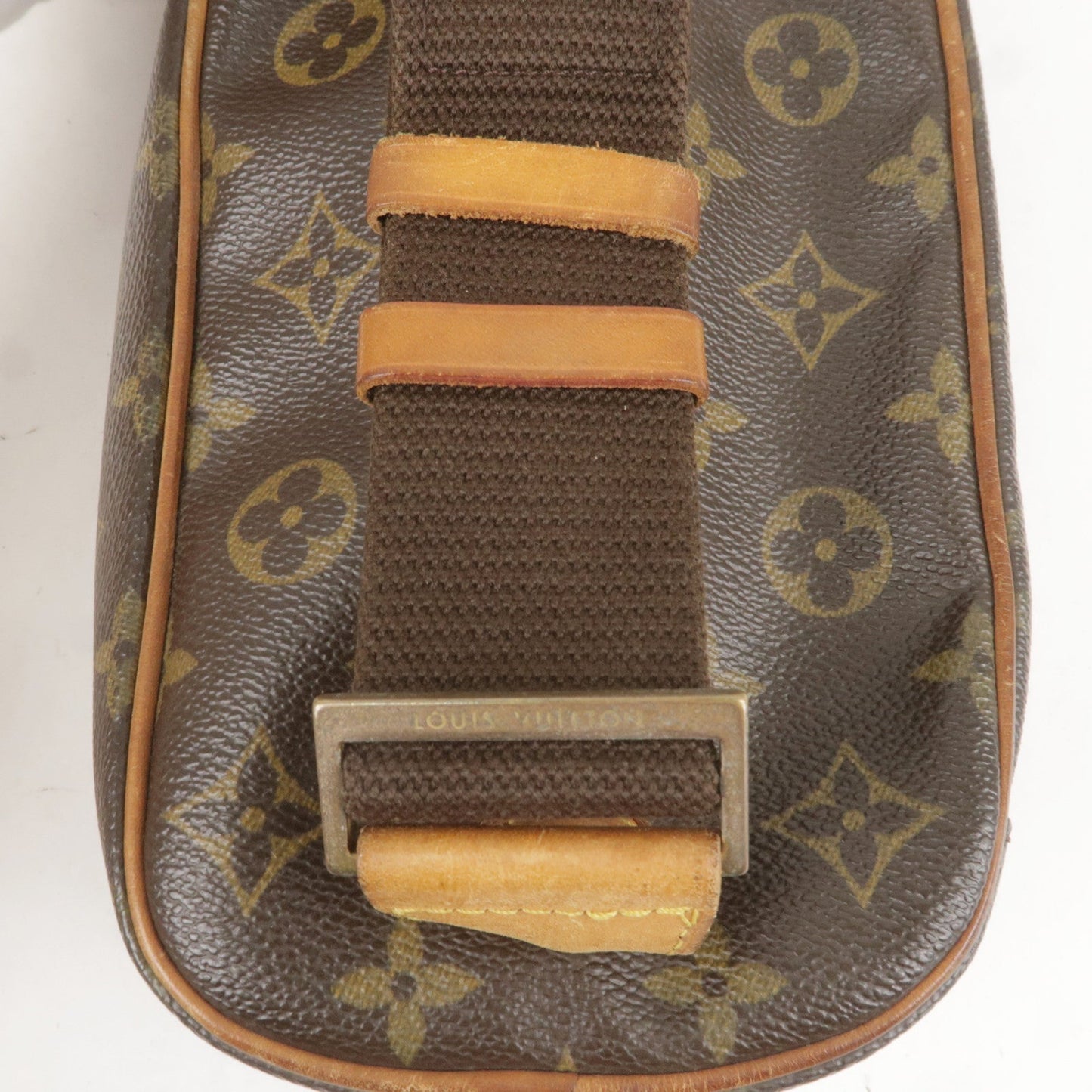 Louis Vuitton Monogram Pochette Gange Crossbody Bag M51870