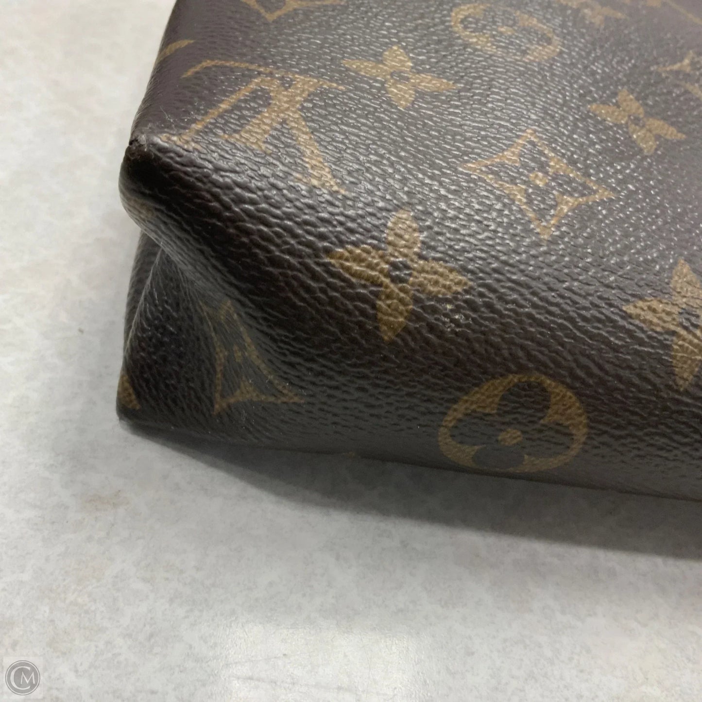Crossbody Luxury Designer By Louis Vuitton, Size: Medium