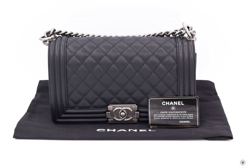 Chanel A67086 Y83338 Boy Black / 94305 Caviar Medium Shoulder Bags Sbhw