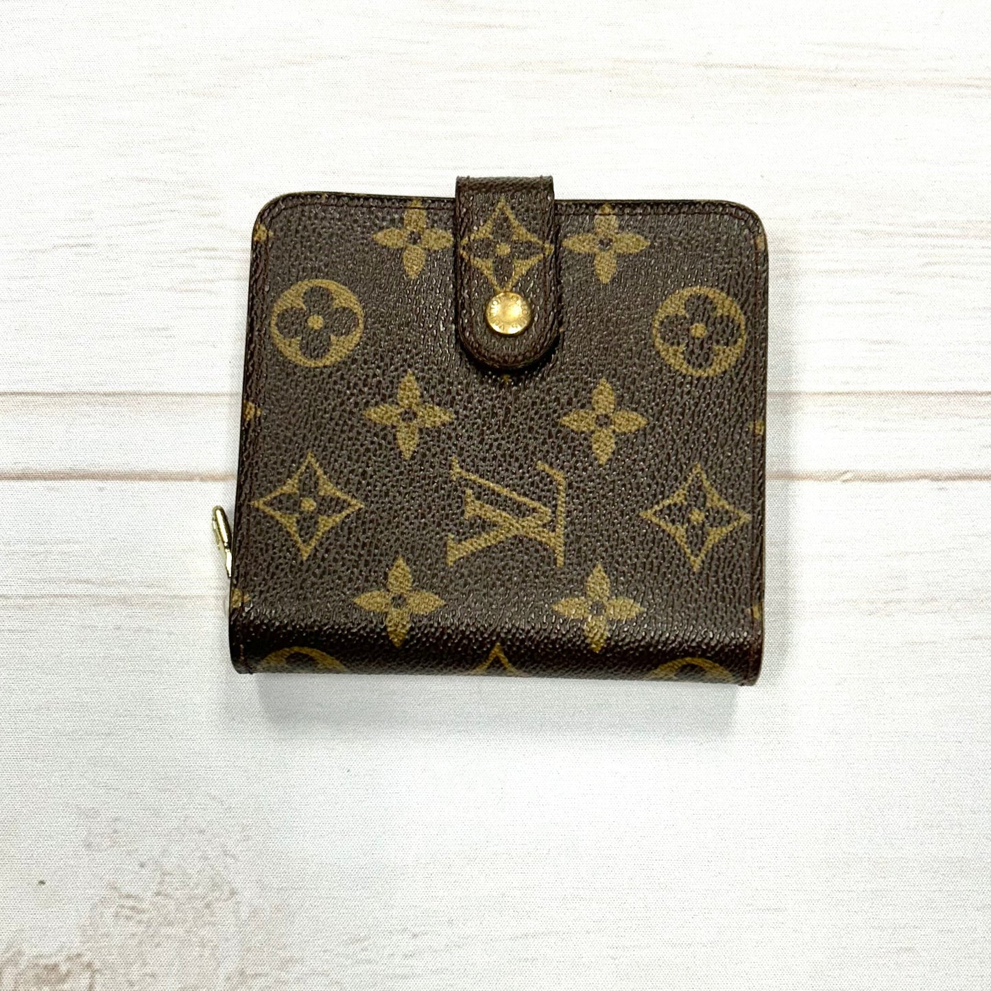 Wallet Luxury Designer By Louis Vuitton  Size: Small