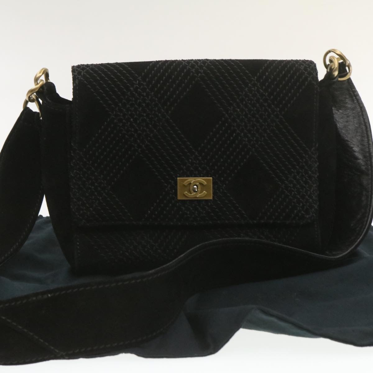 CHANEL Turn Lock Shoulder Bag Suede Black CC Auth 18959