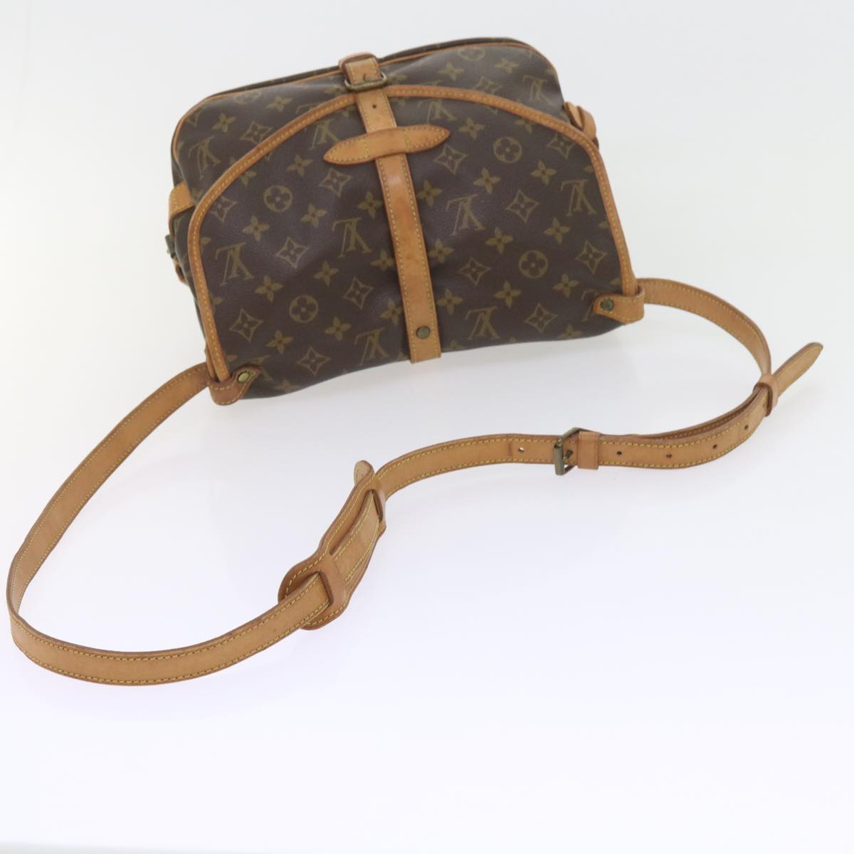 Louis Vuitton Saumur 30  Canvas Shoulder Bag ()