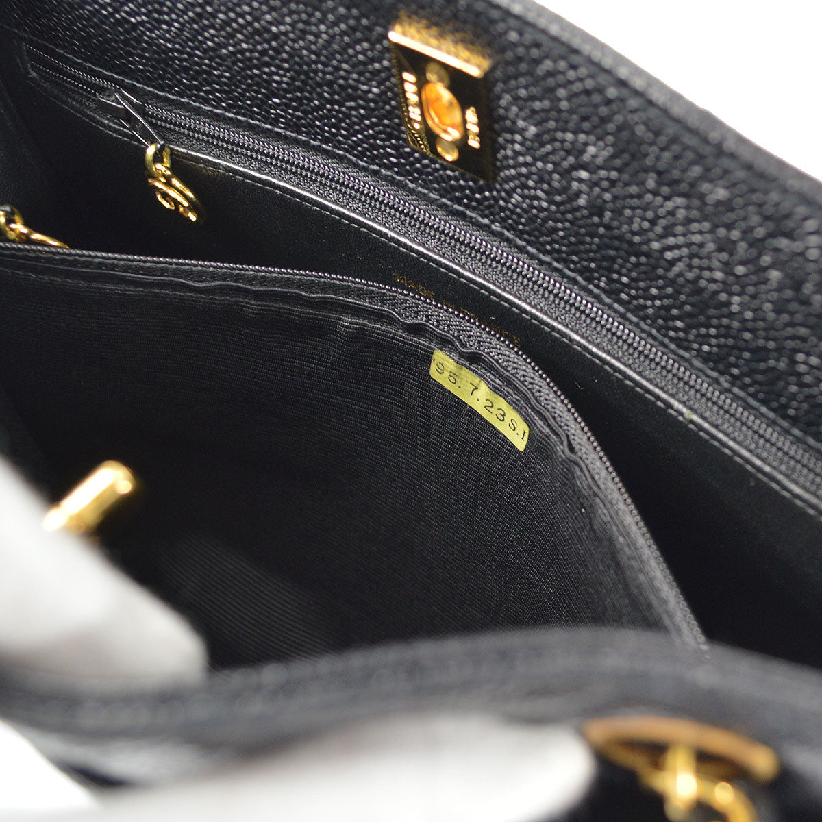 CHANEL 1994-1996 Pocket Tote Medium Black Caviar