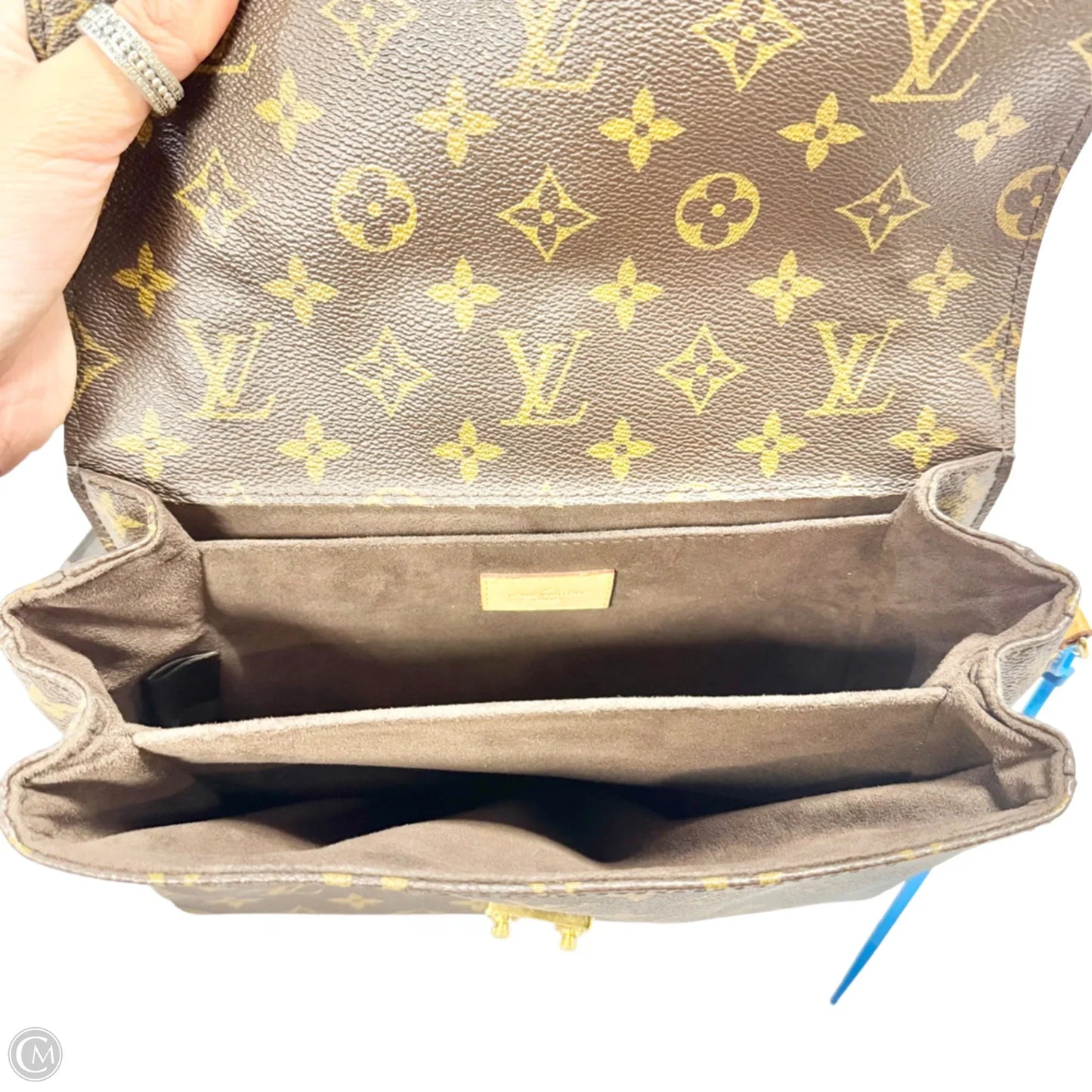 Crossbody Luxury Designer By Louis Vuitton, Size: Small