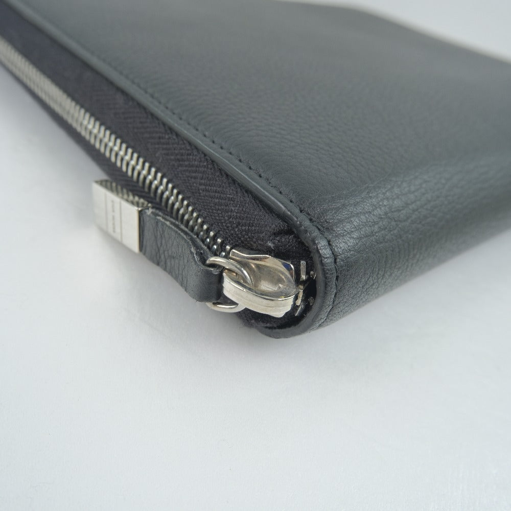 Dior -- Leather Clutch Bag ()