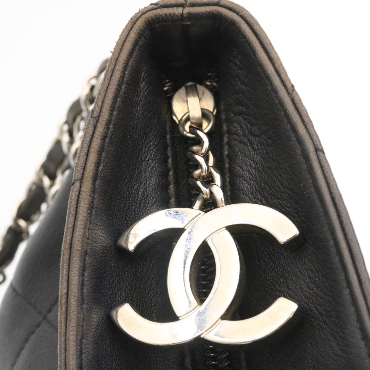 CHANEL Matelasse Chain Shoulder Bag Leather Black CC Auth 29121A