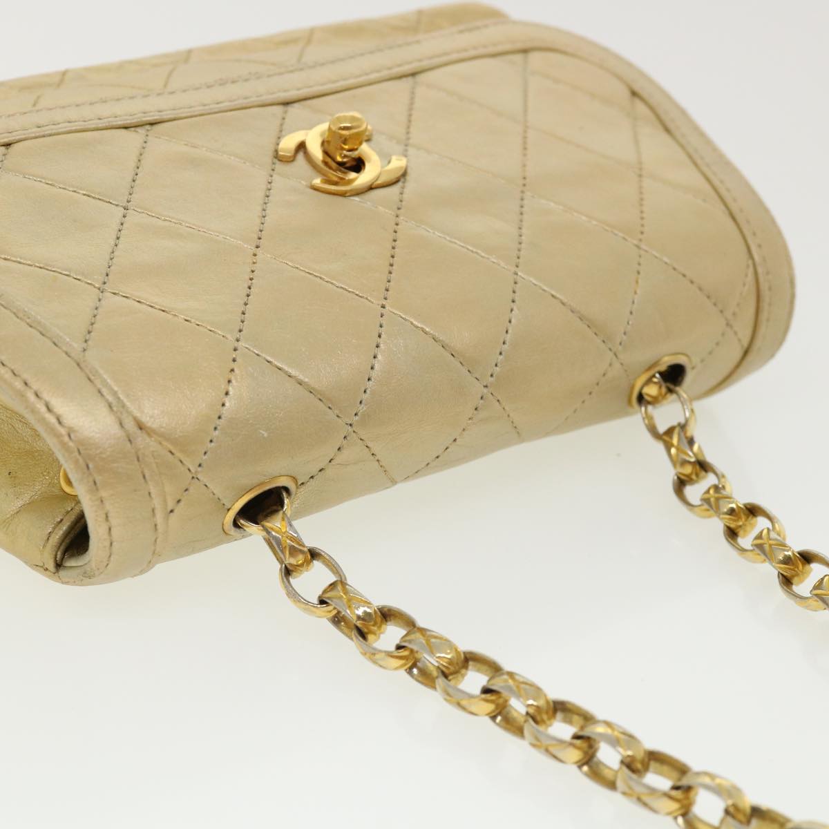 CHANEL Matelasse Turn Lock Chain Shoulder Bag Lamb Skin Gold CC Auth 31382A