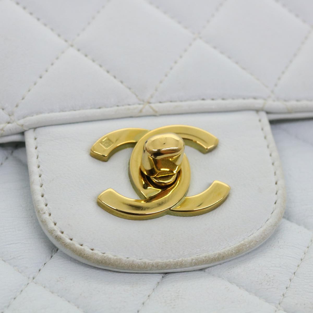 CHANEL Matelasse Pair Shoulder Bag Lamb Skin White CC Auth 32416A