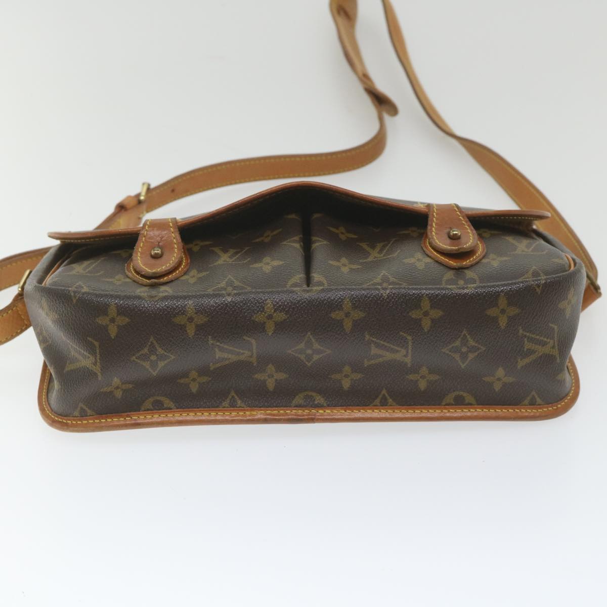 Louis Vuitton Gibeciere  Canvas Shoulder Bag ()